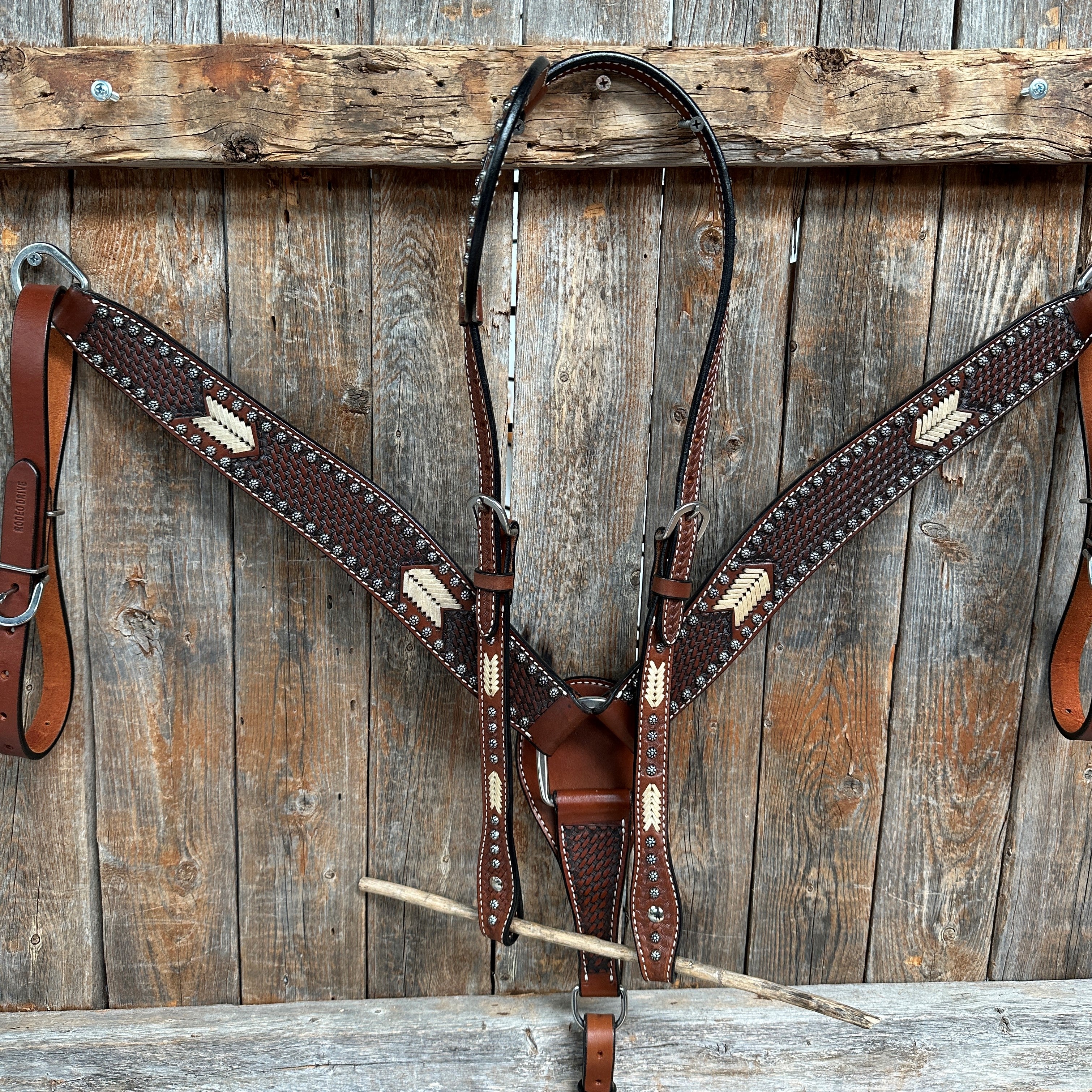 Rawhide One Ear/ Breastcollar Tack Set