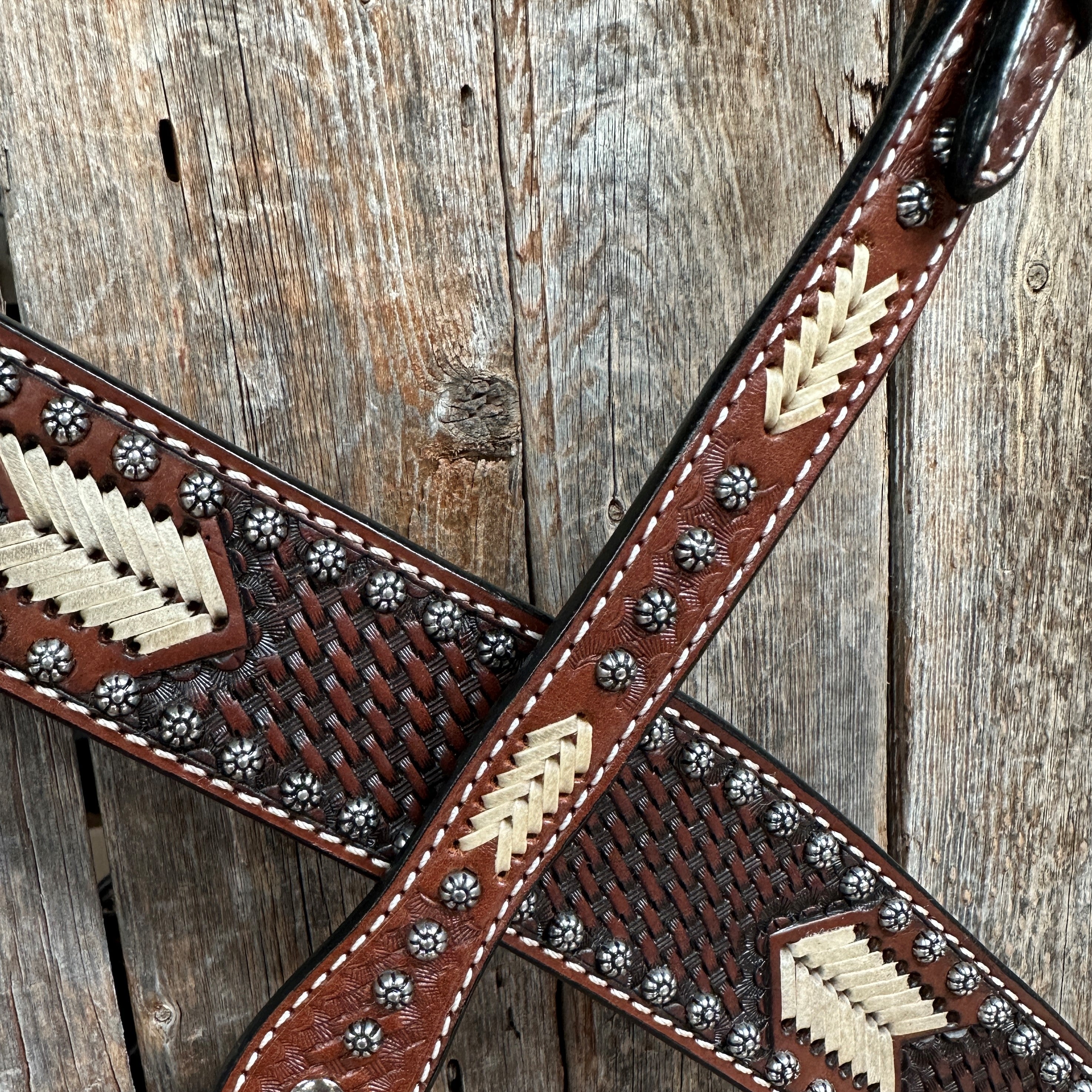 Rawhide One Ear/ Breastcollar Tack Set