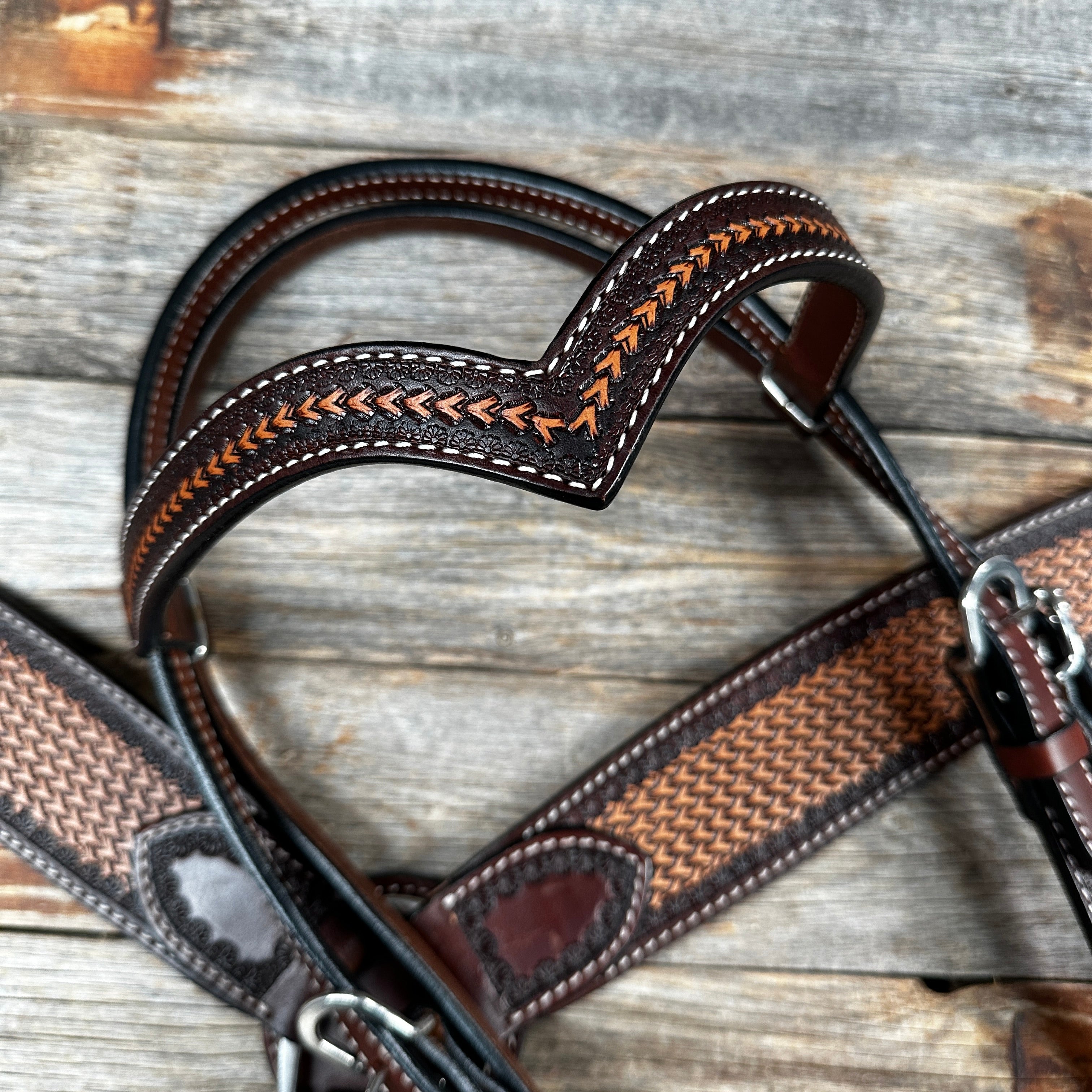 RODEO DRIVE - Custom Western Tack, Conchos & Wild Rags | Texas