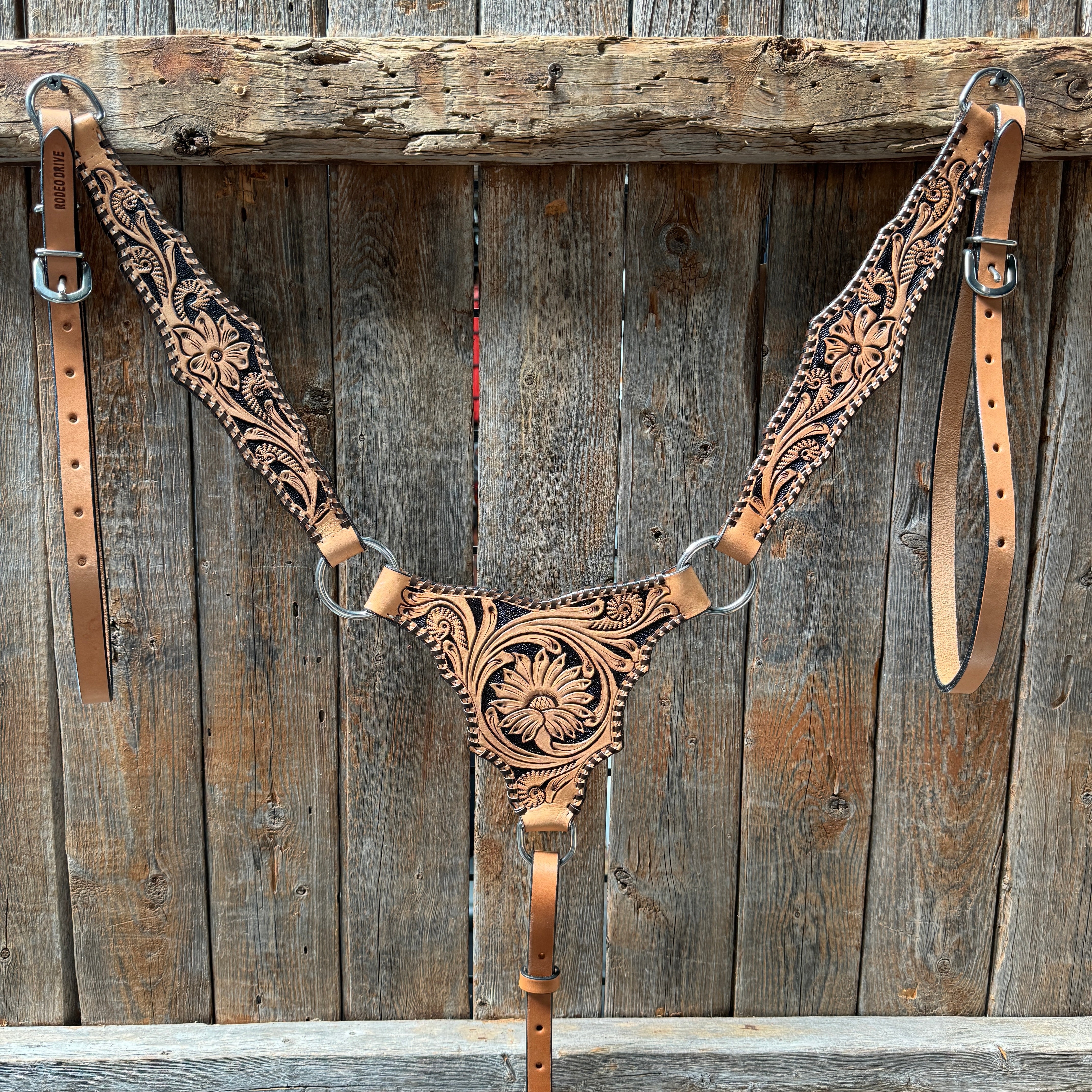 Light Oil Floral Whipstitch Triangle / Gladiator Browband/ One Ear Breastcollar Tack Set