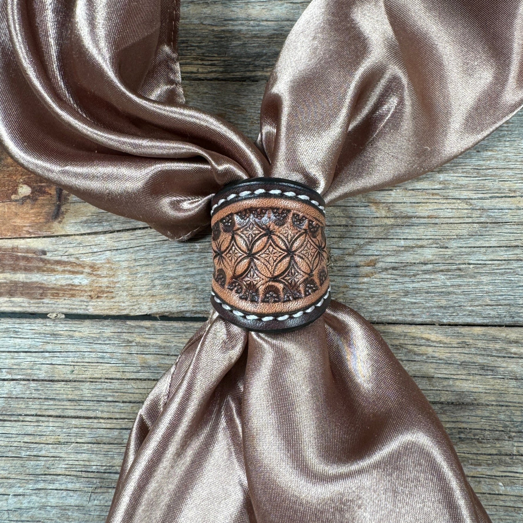 Two Tone Oil Honeycomb Leather Wild Rag Slide #LS271