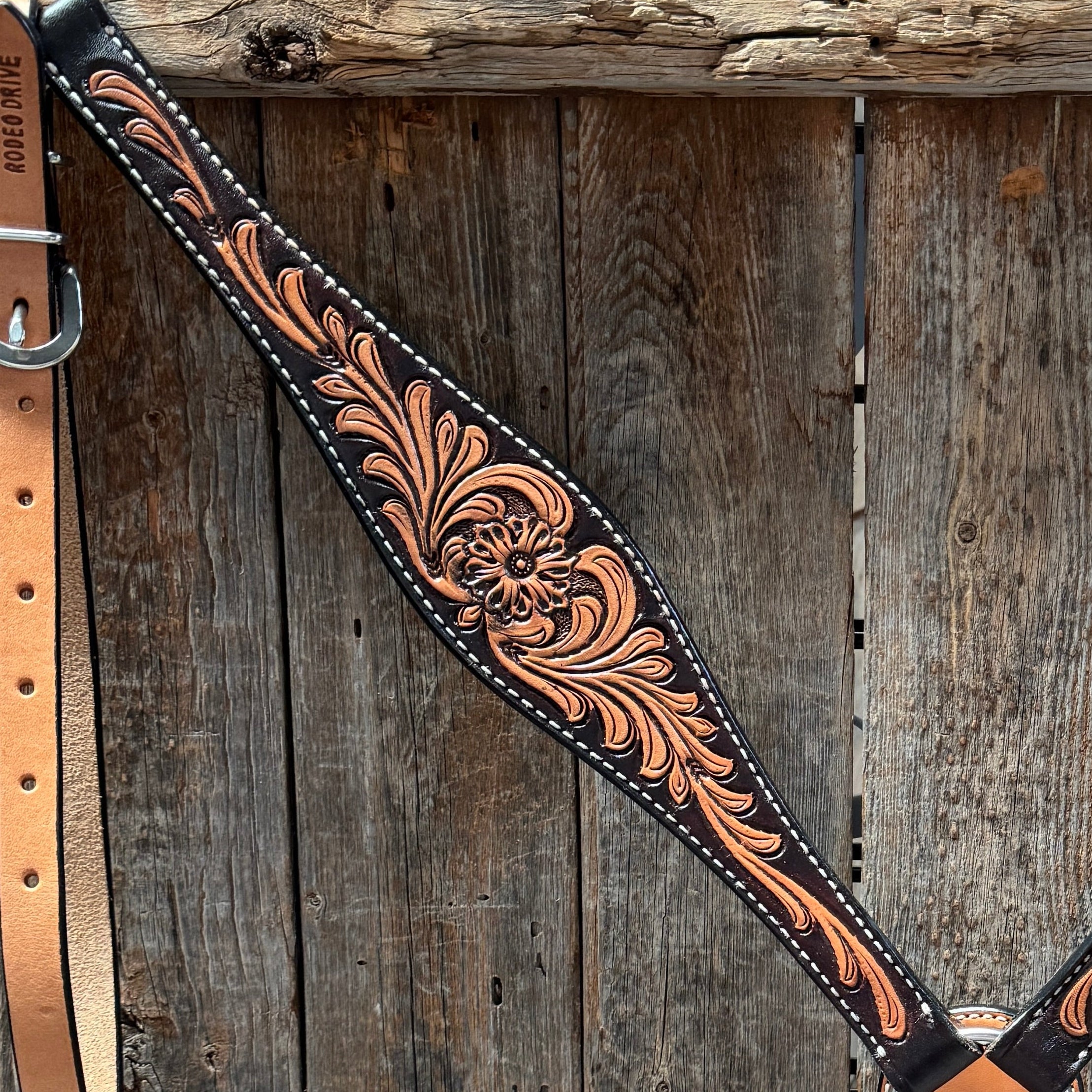 Two Tone Floral Tack Set