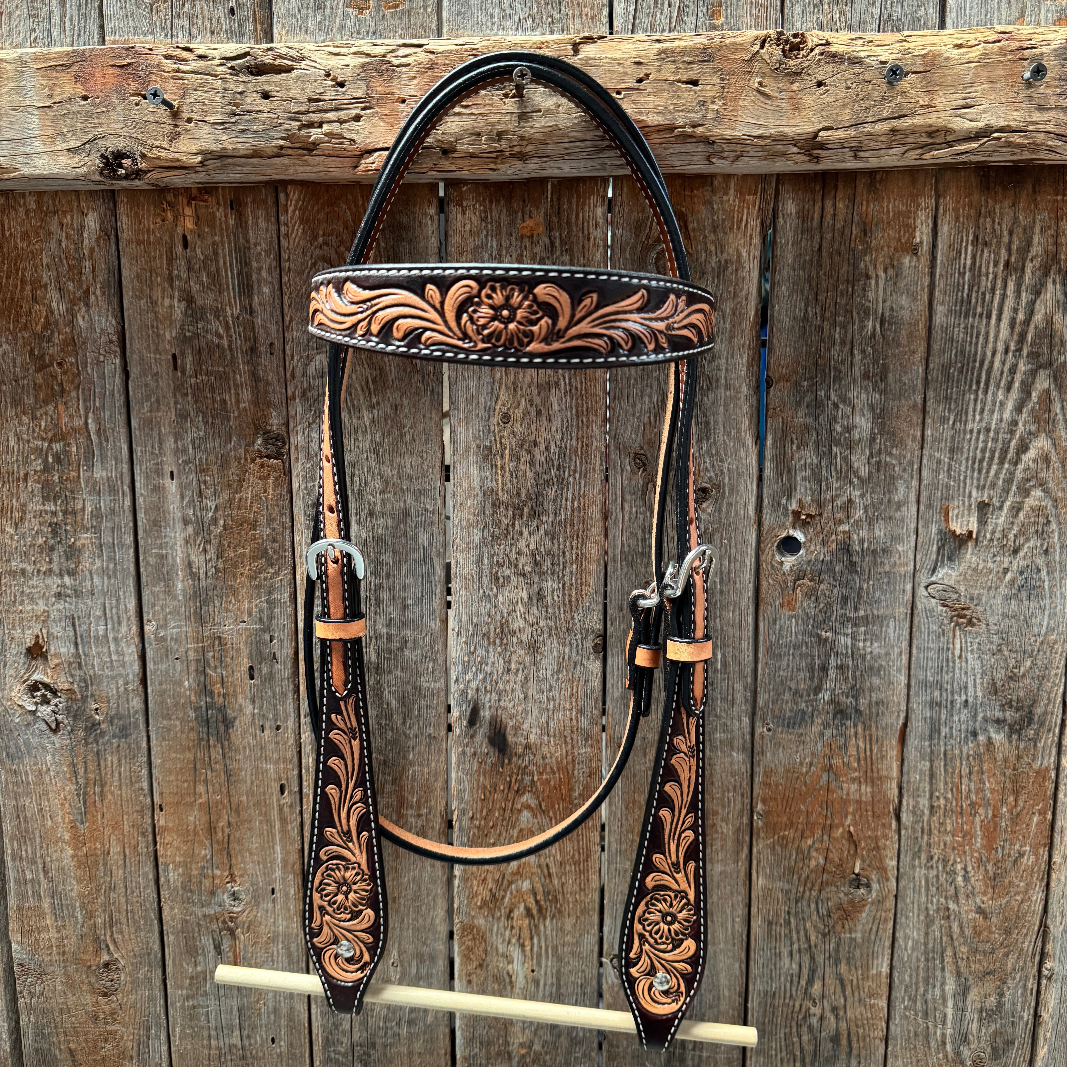 Two Tone Floral Tack Set