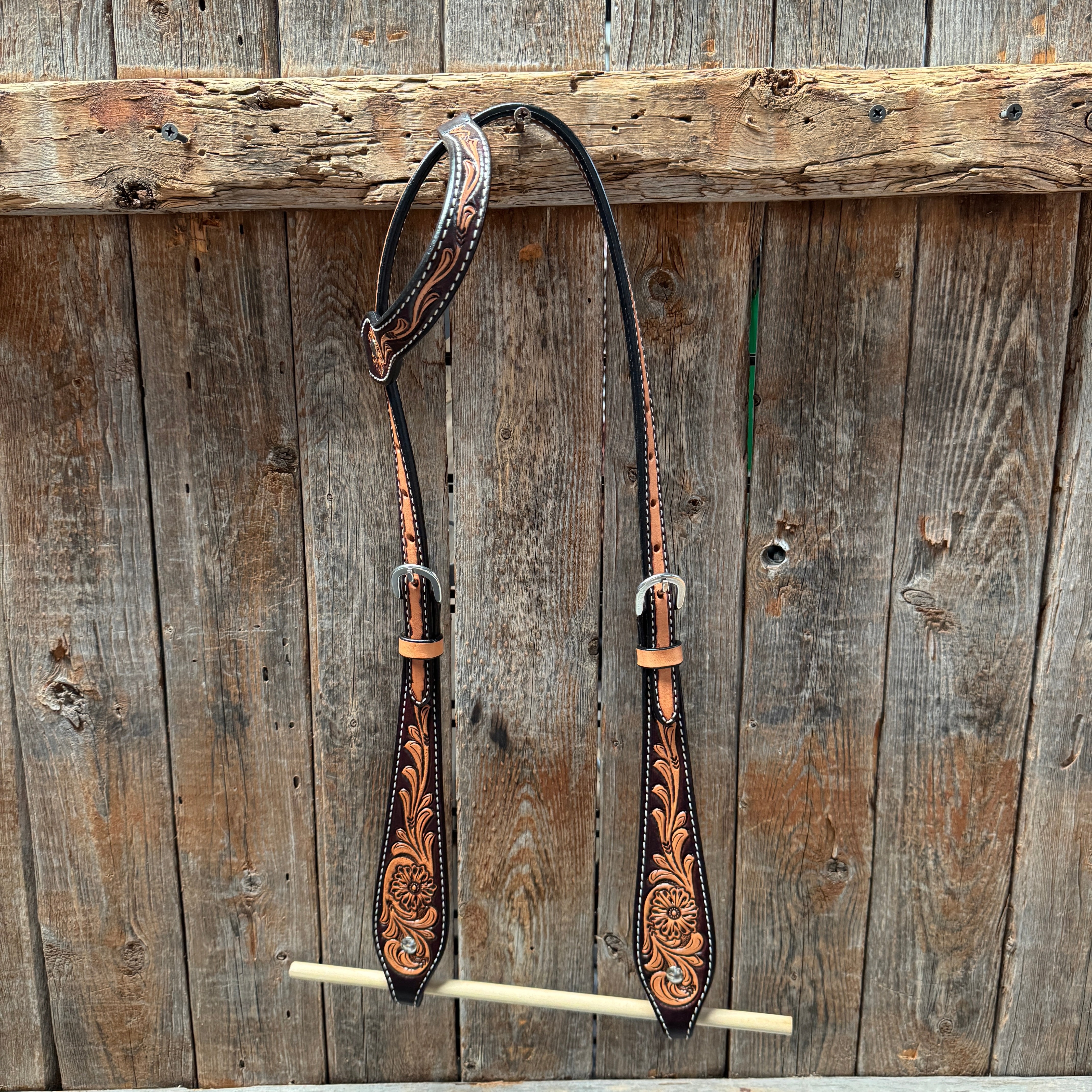 Two Tone Floral Tack Set