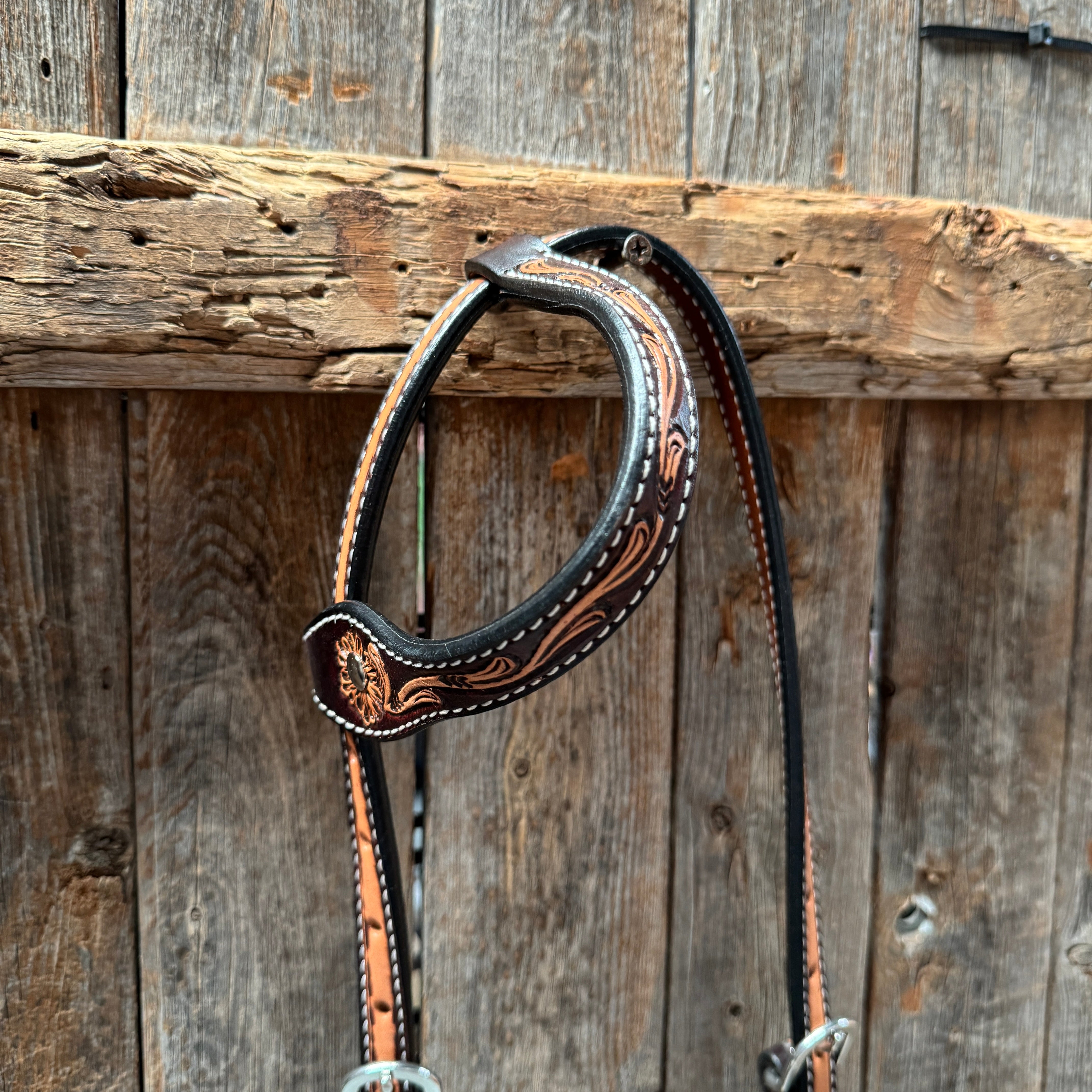 Two Tone Floral Tack Set