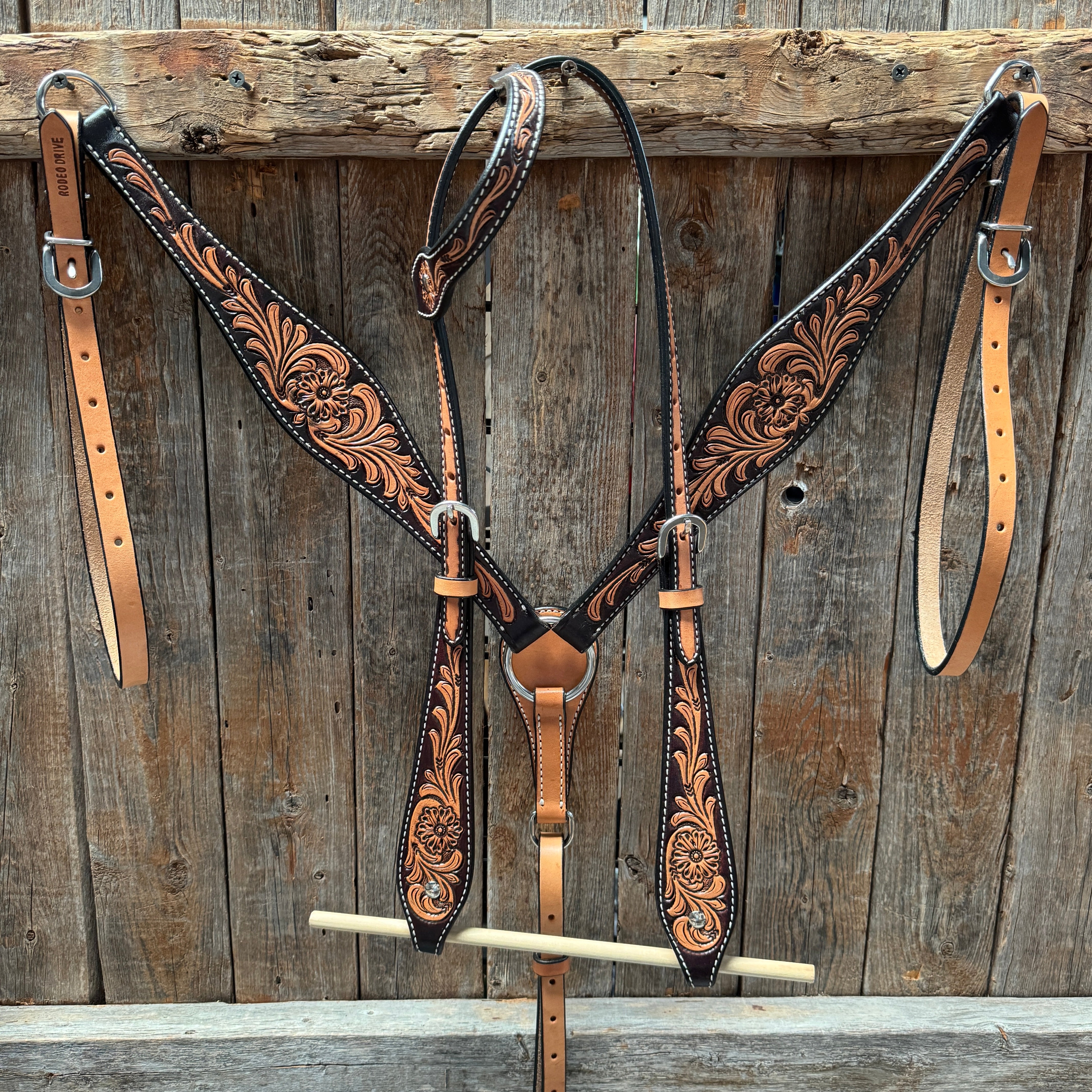 Two Tone Floral Tack Set