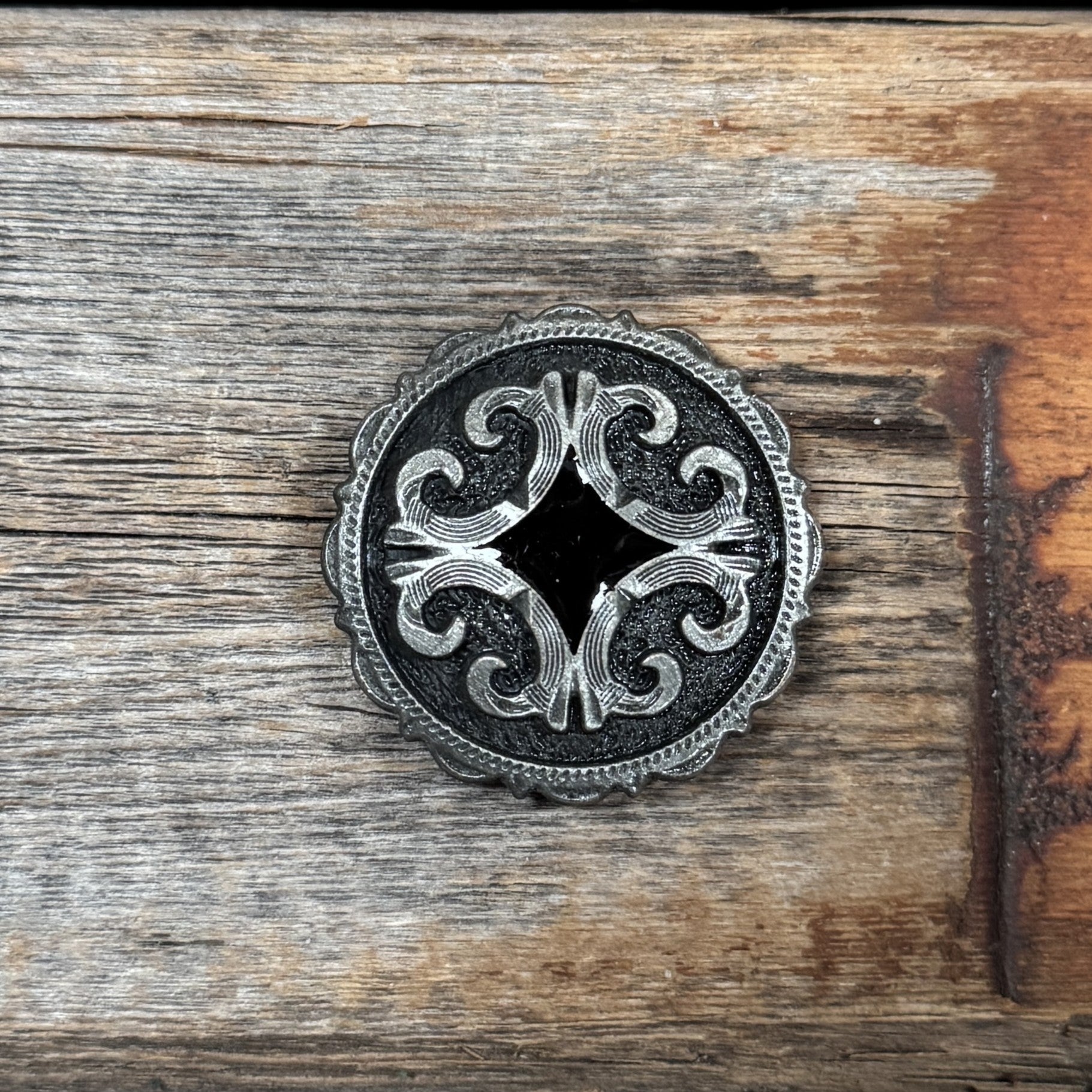 Black Diamond Antique Silver 1.5" Concho W213L