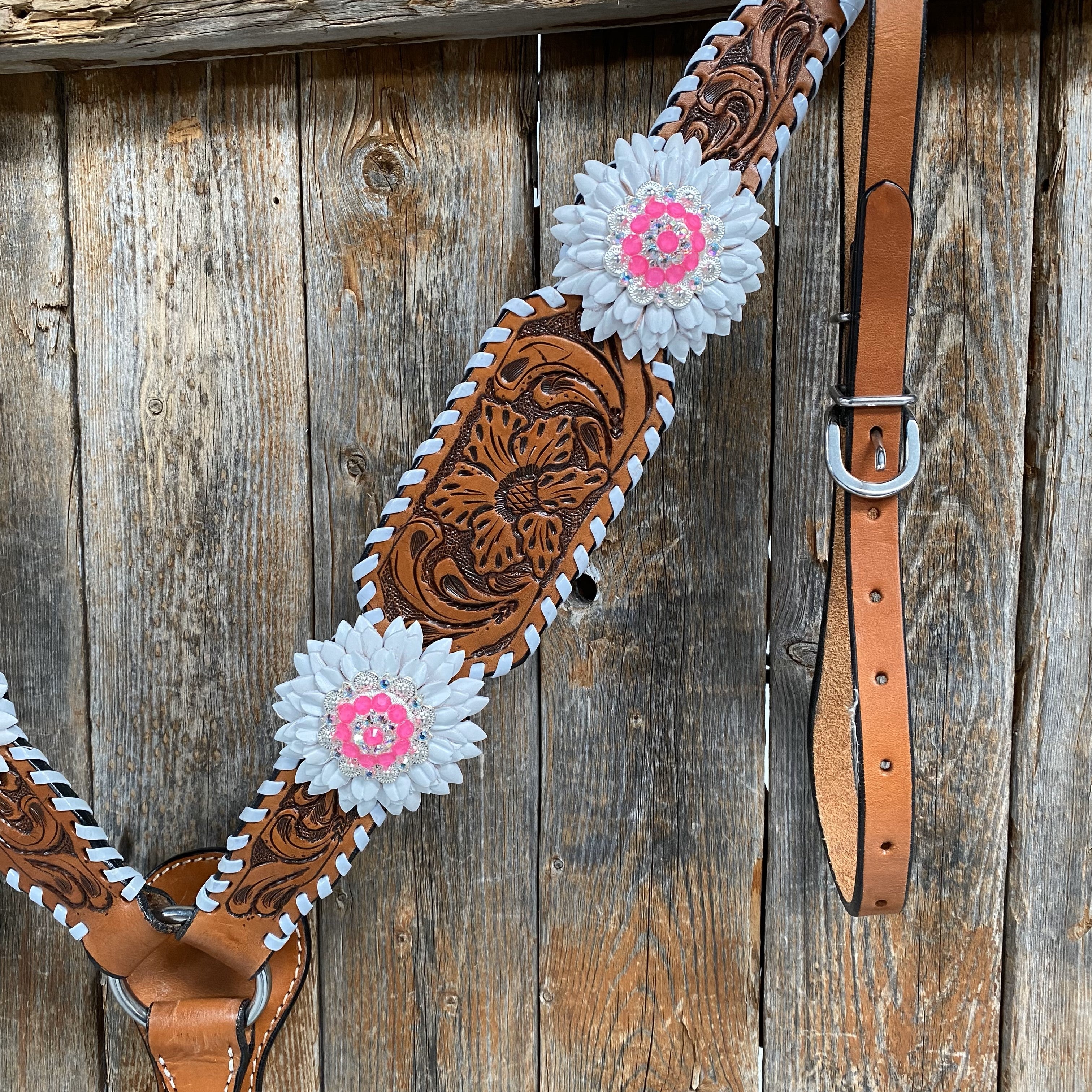 Light Oil Whipstitch Neon and White One Ear/ Breastcollar Tack Set #OEBC561