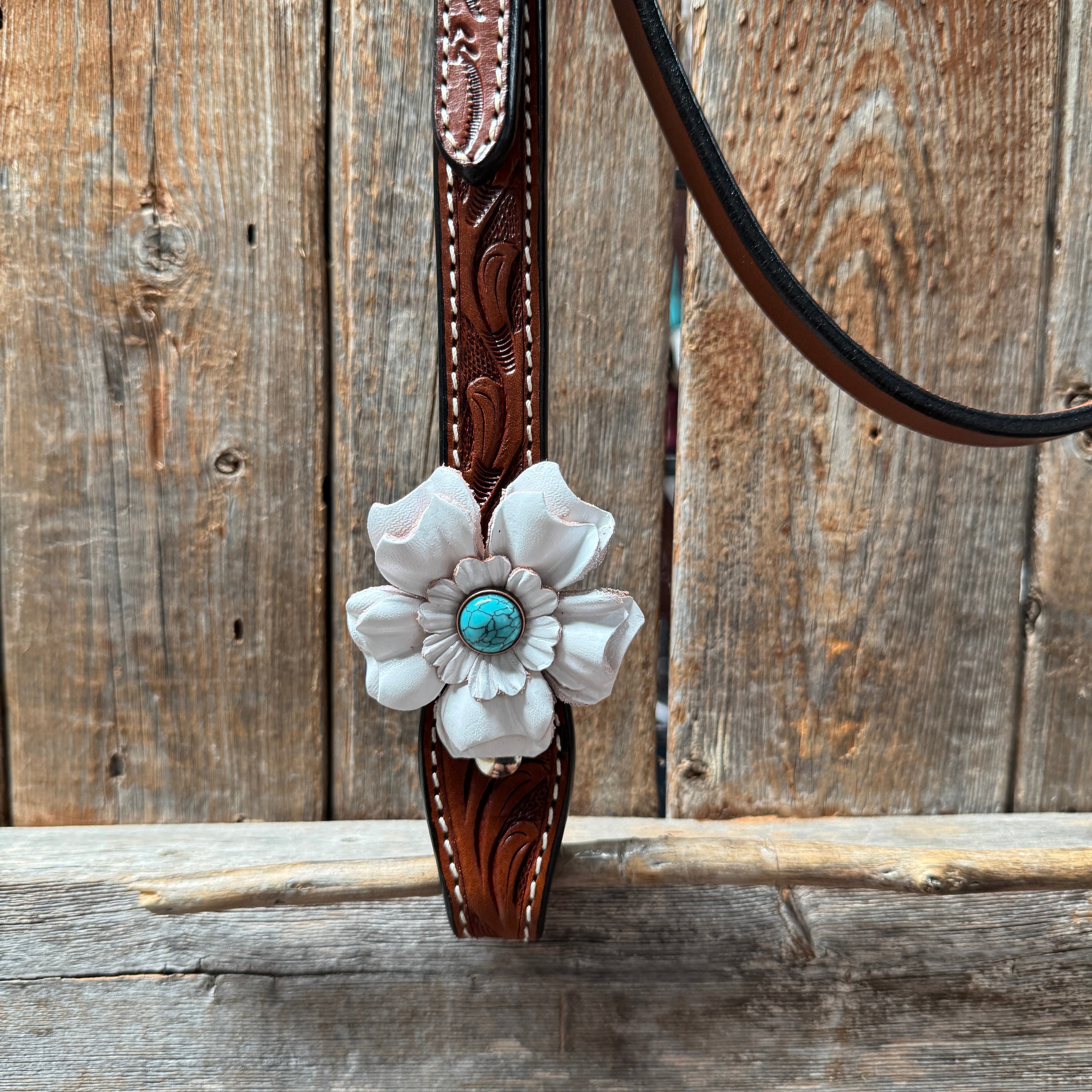 Draft Medium Oil Floral White and Turquoise V-Browband #BB133D
