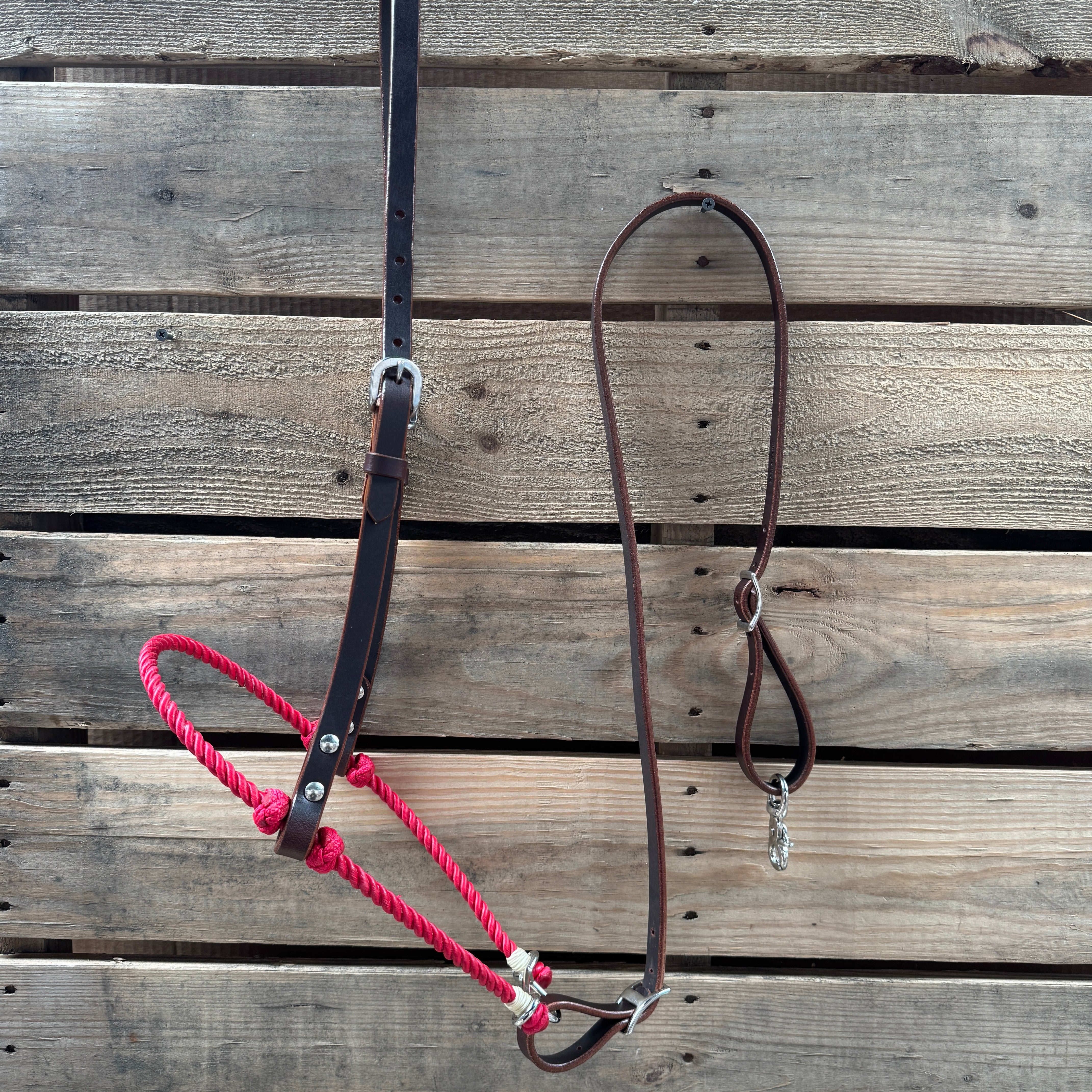 Red Single Rope Noseband Lariat with Leather Hanger #HAN103