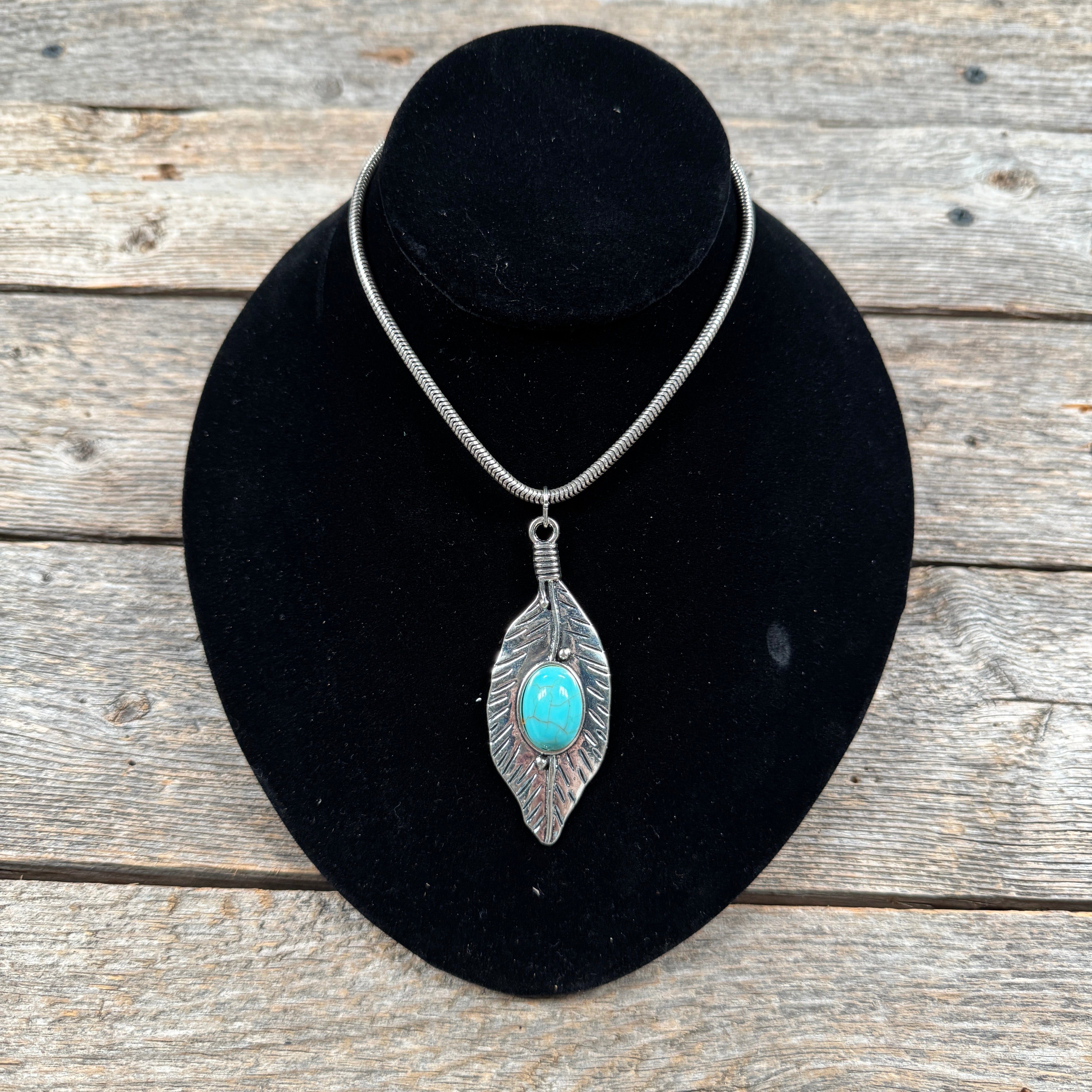 Feather Fashion Turquoise Pendant Necklace