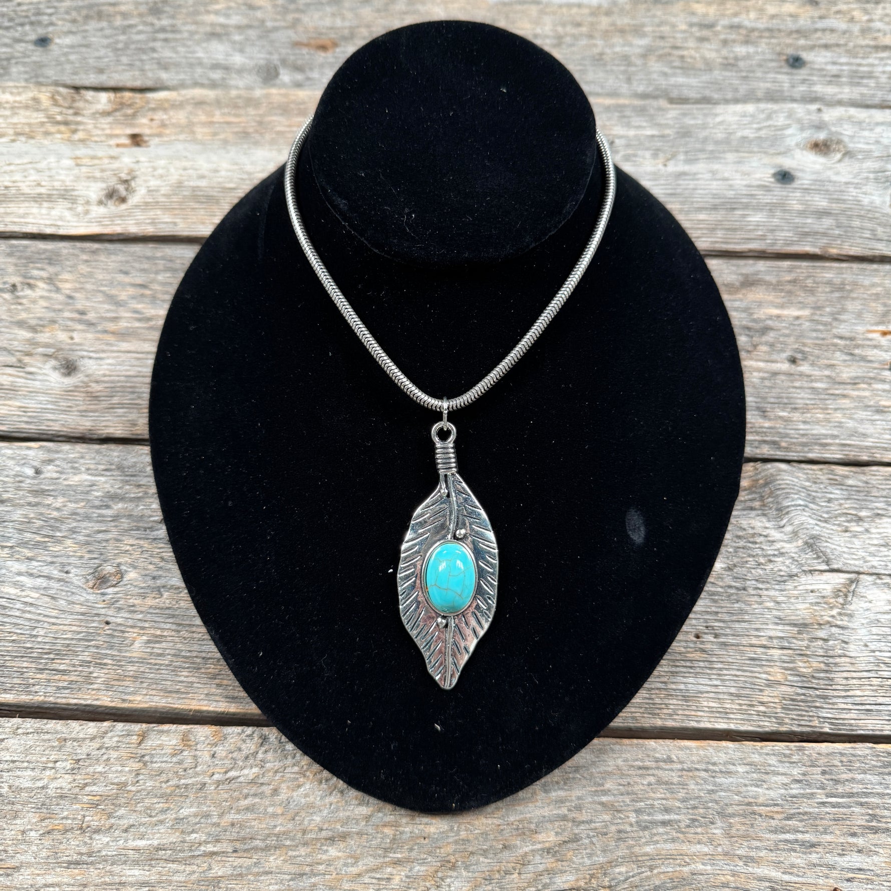 Feather Fashion Turquoise Pendant Necklace