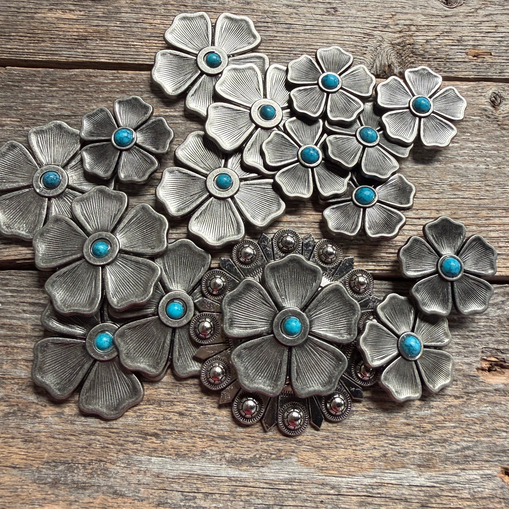 Antique Silver Flower Turquoise Western Concho W110