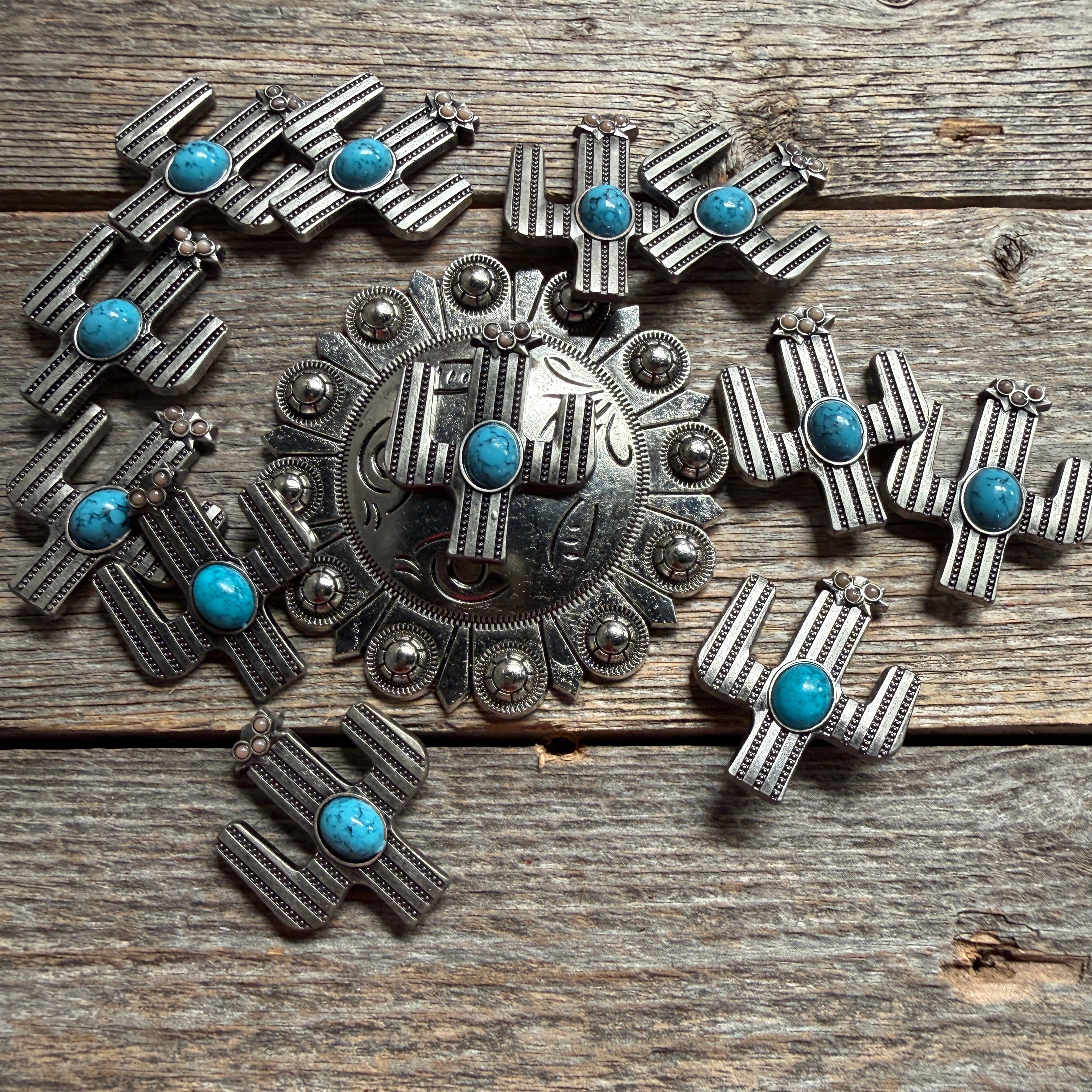 Antique Silver Turquoise Cactus Concho W178