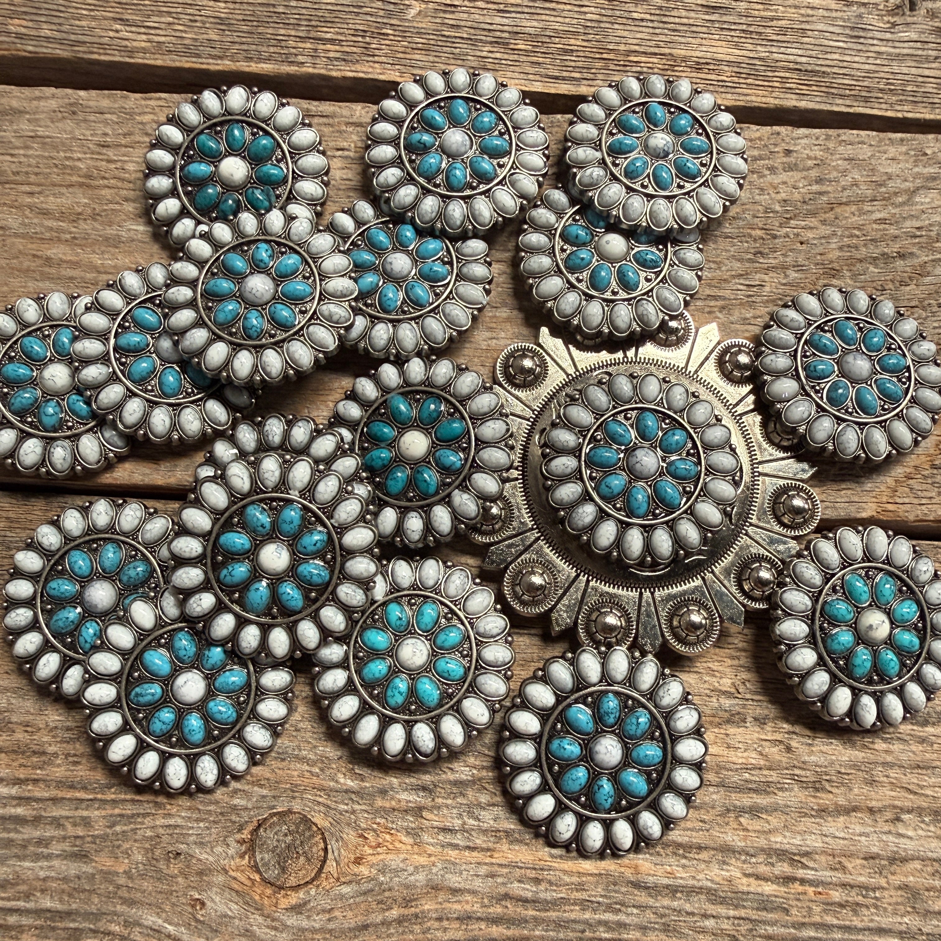 Blue and White Turquoise Western Concho W212
