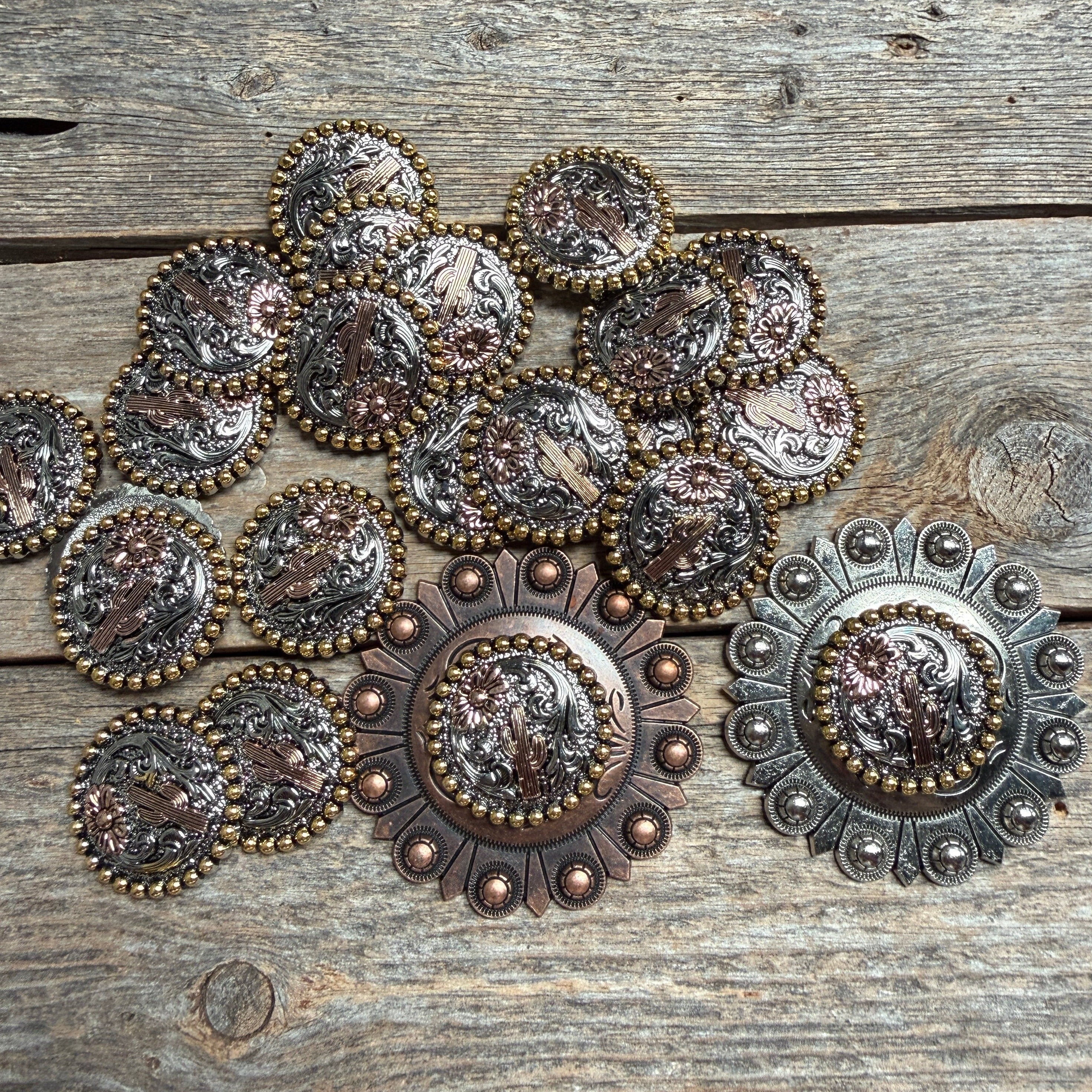 Cactus and Flower Western Concho W219