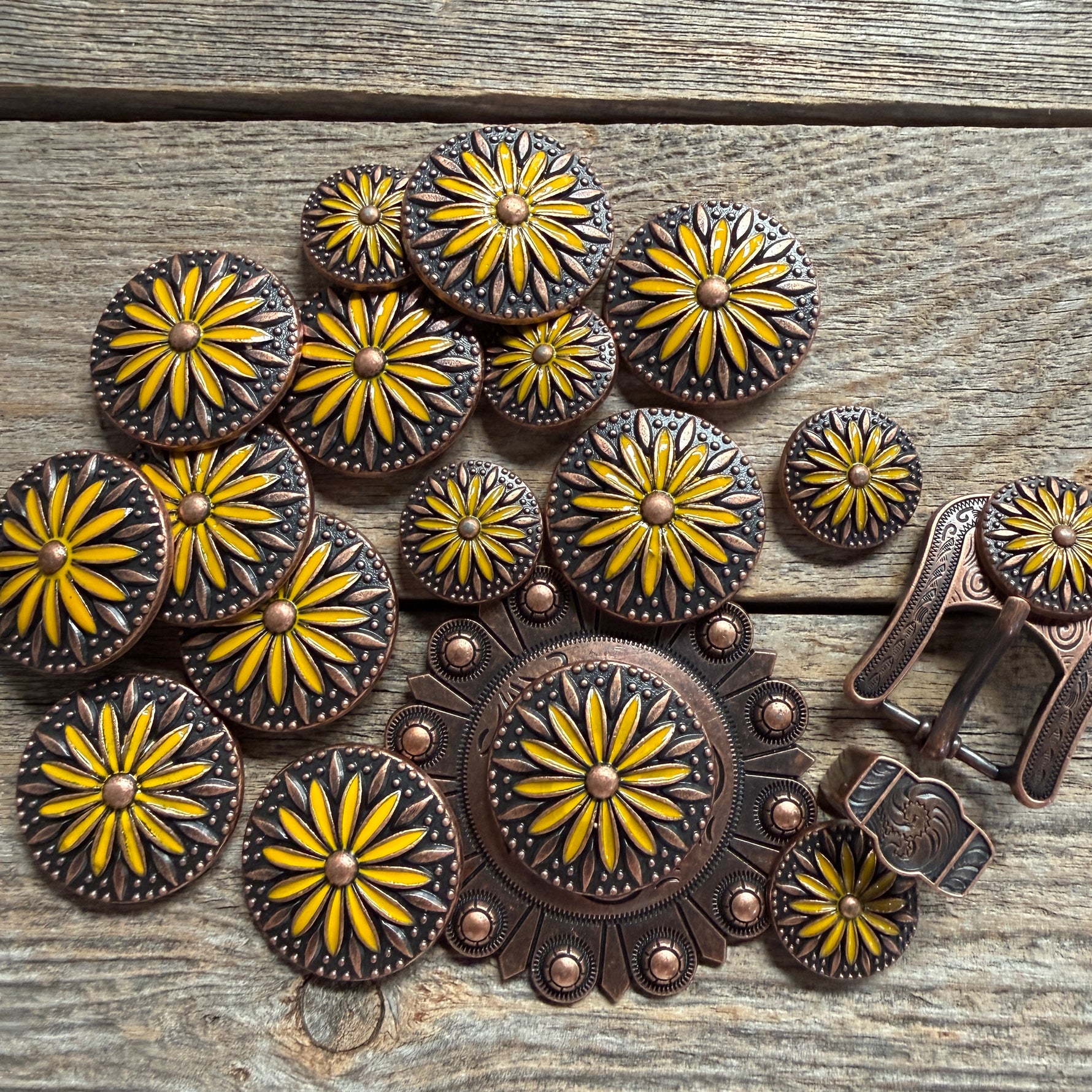 Copper Yellow Daisy Western Concho W229