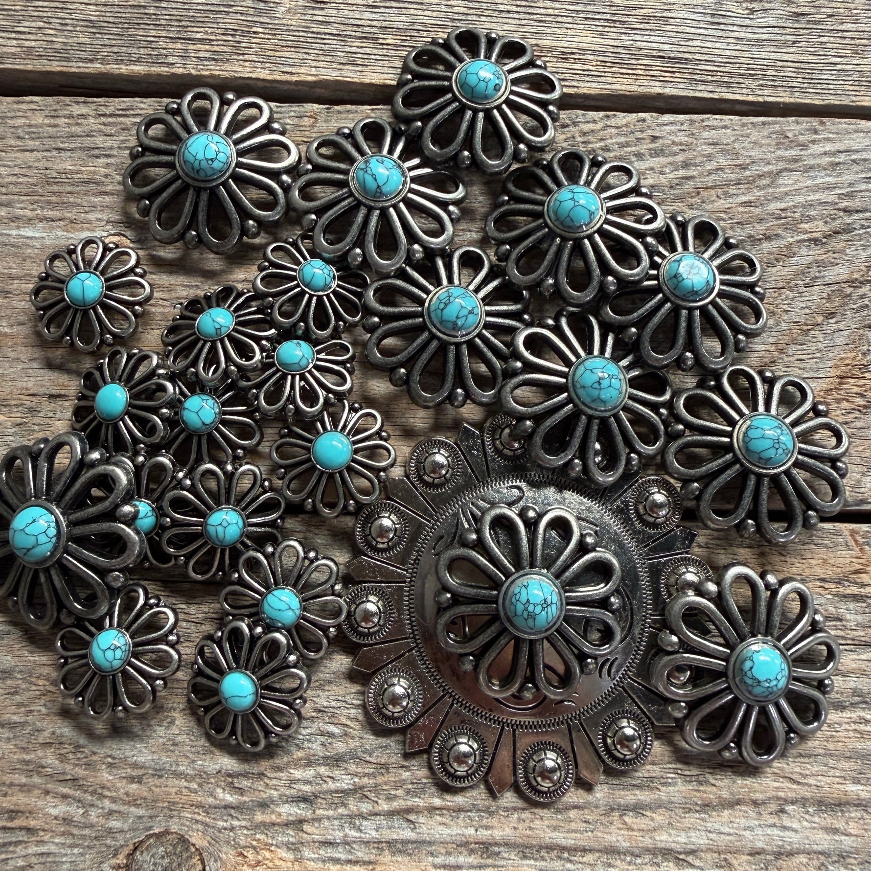 Antique Silver Turquoise Flower Western Concho W231