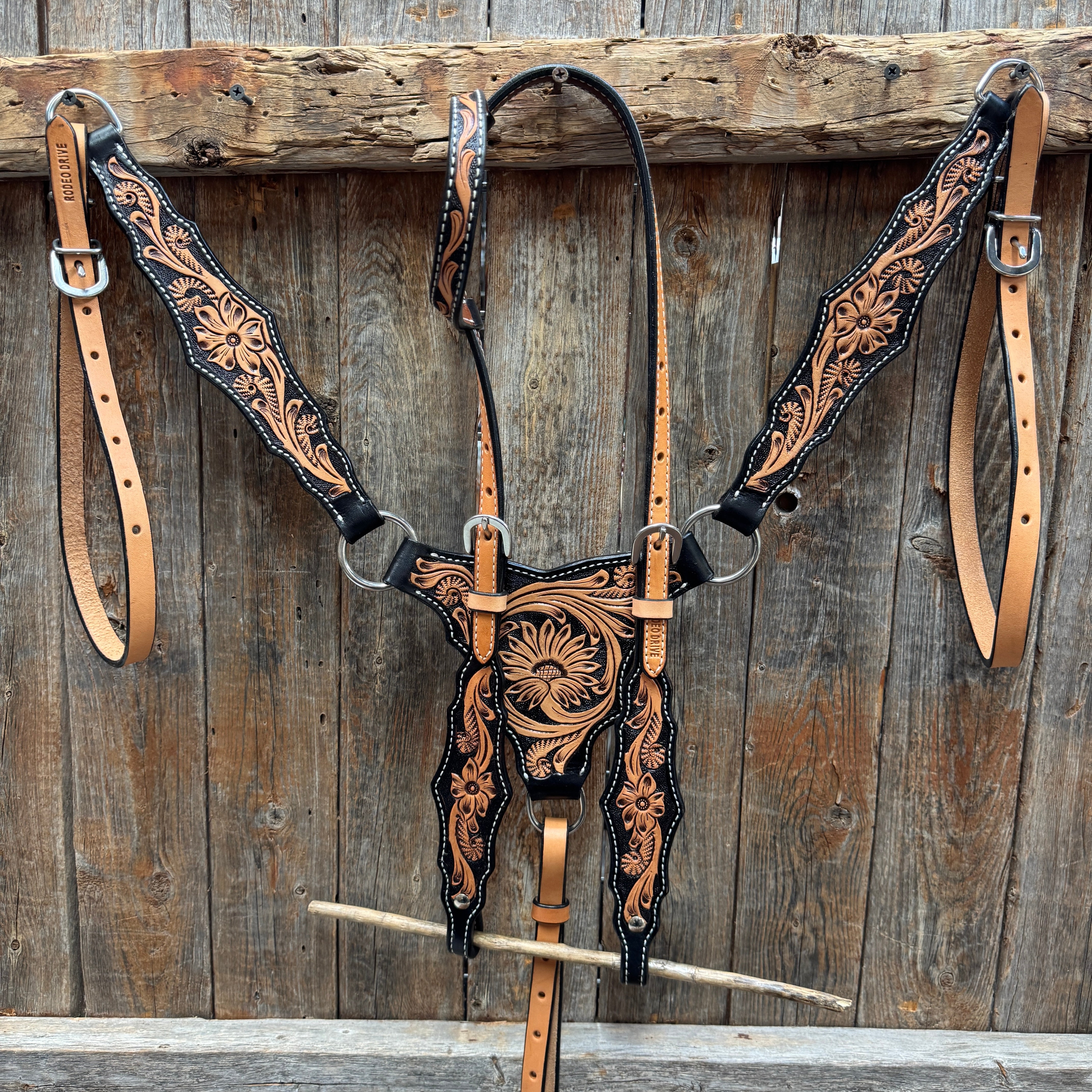 Two Tone Floral Triangle / Gladiator Browband/ One Ear Breastcollar Tack Set