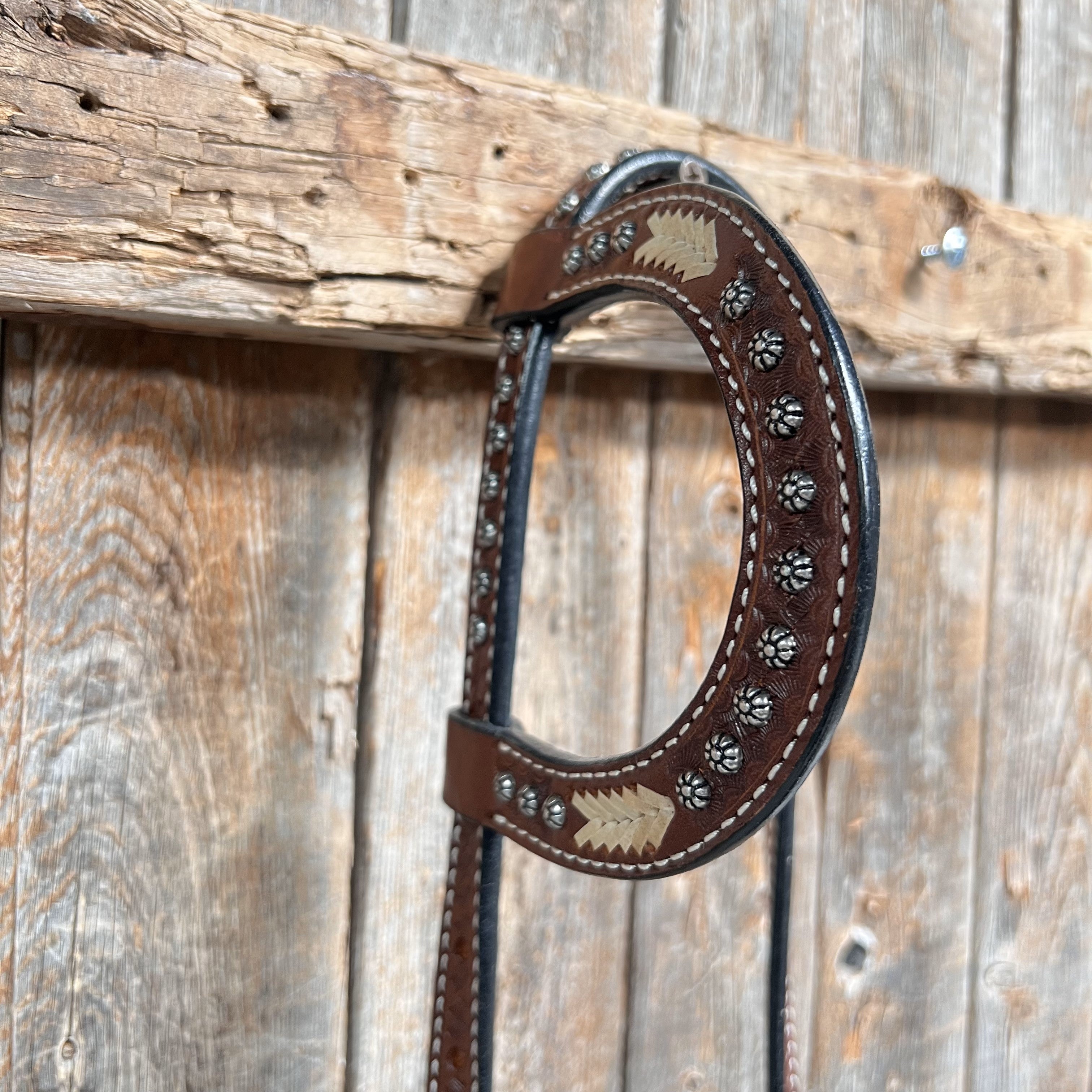 Rawhide Western Conchos One Ear and Breastcollar Tack Set #OEBC586