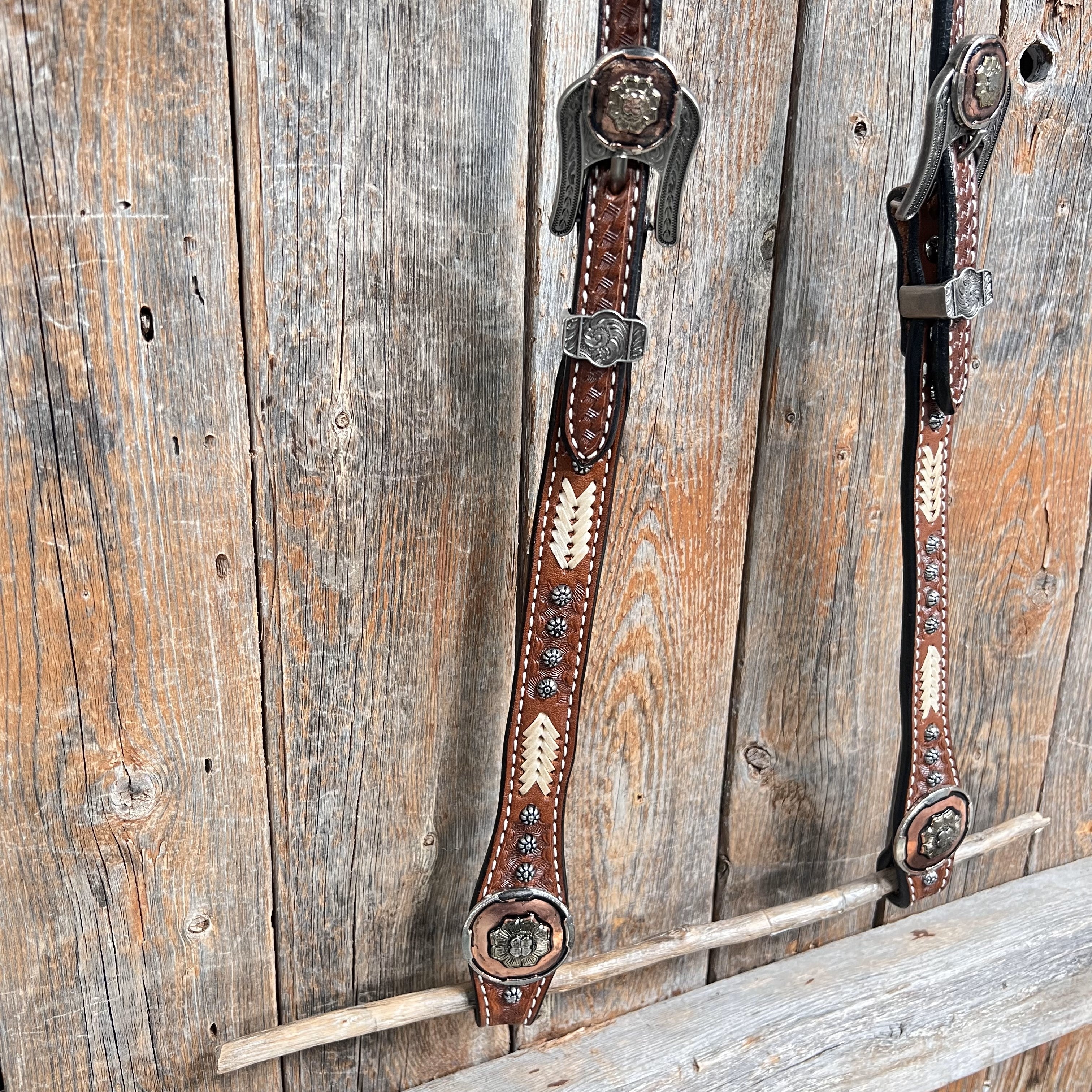 Rawhide Western Conchos One Ear and Breastcollar Tack Set #OEBC586