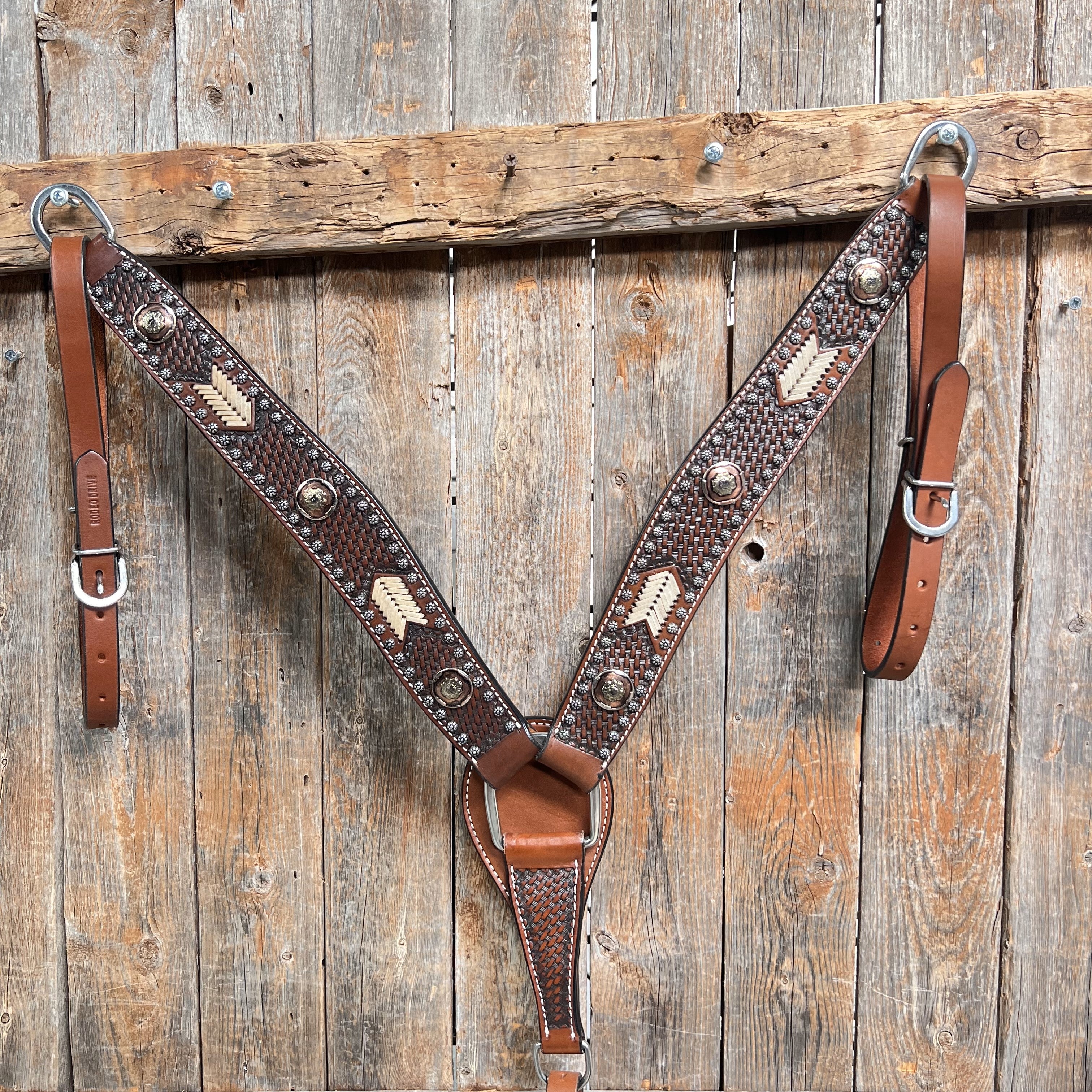 Rawhide Western Conchos One Ear and Breastcollar Tack Set #OEBC586