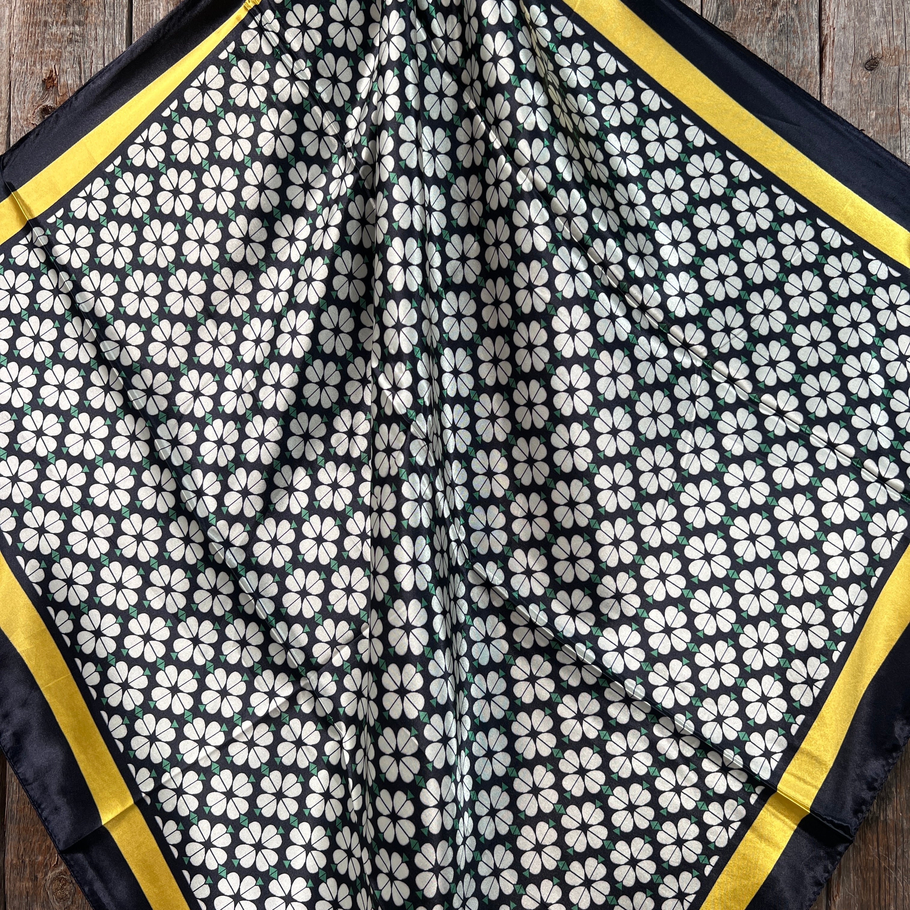 35X35"  Blue & Gold Clovers Wild Rag / Scarf WR3171