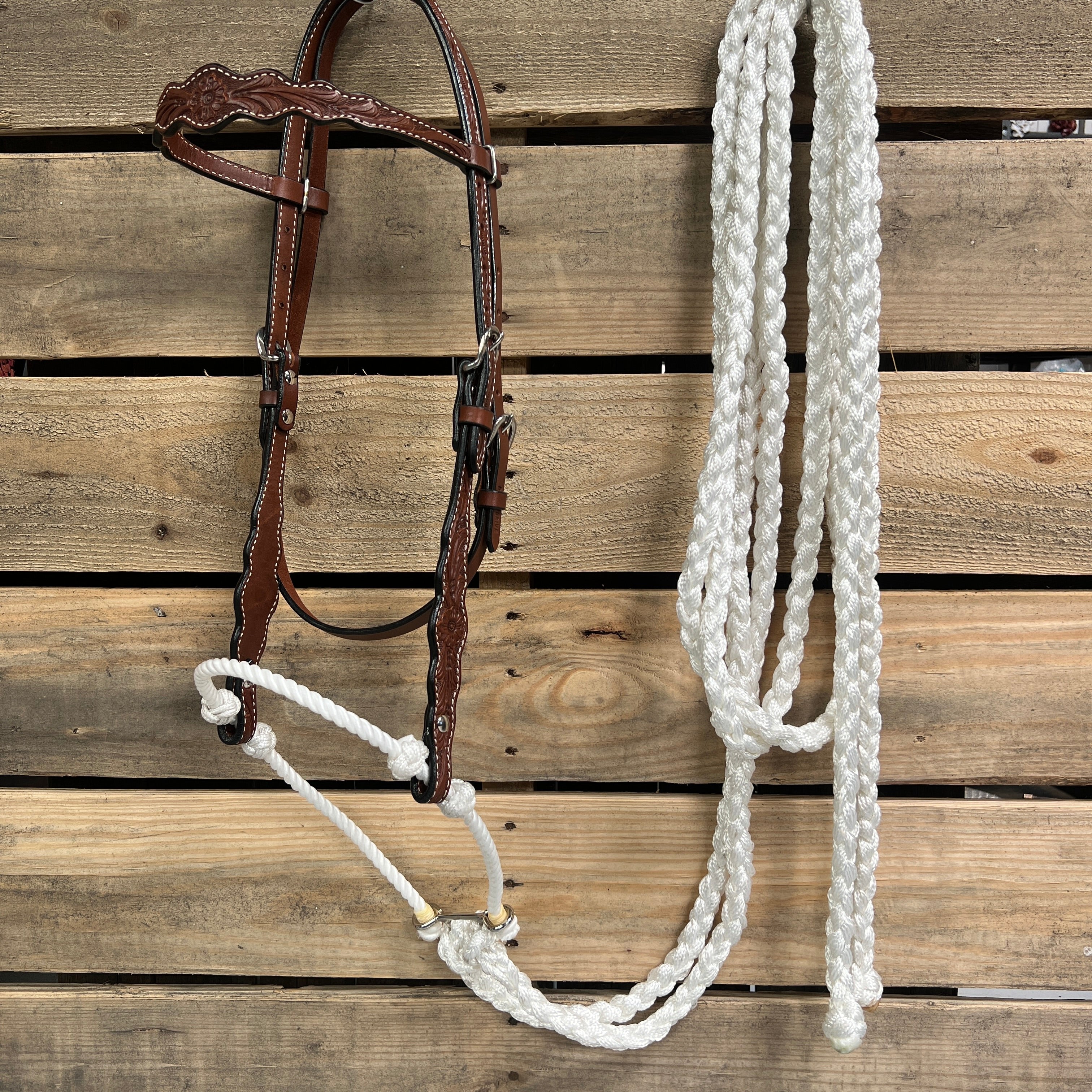 Medium Oil Floral Scalloped White Loping Hackamore #LHK020
