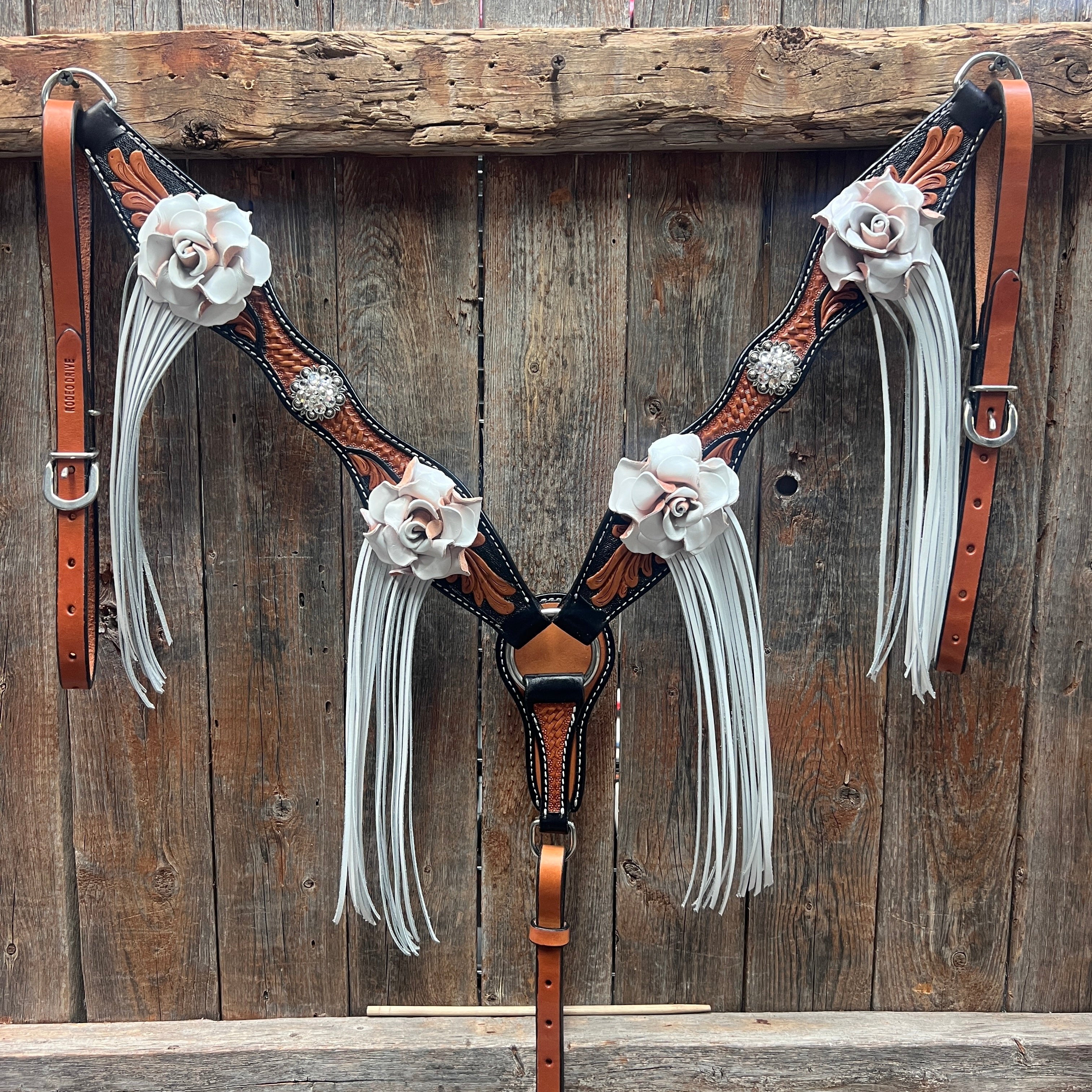 Two Tone Leaf White Browband/One Ear Headstall & Breastcollar Tack Set #BBBC618