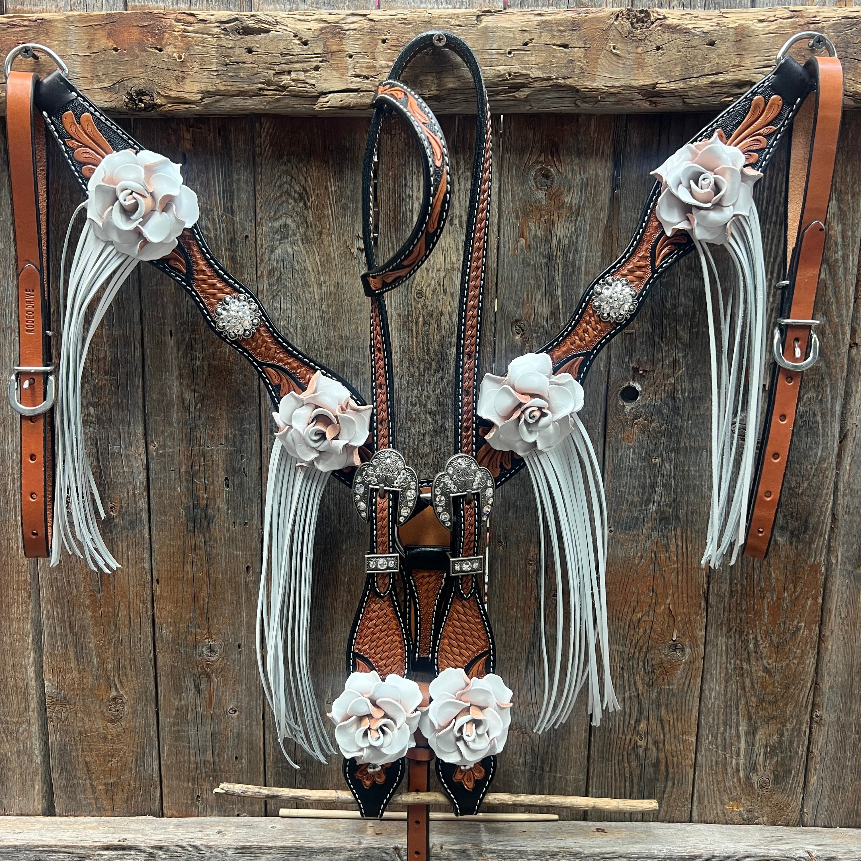 Two Tone Leaf White Browband/One Ear Headstall & Breastcollar Tack Set #BBBC618