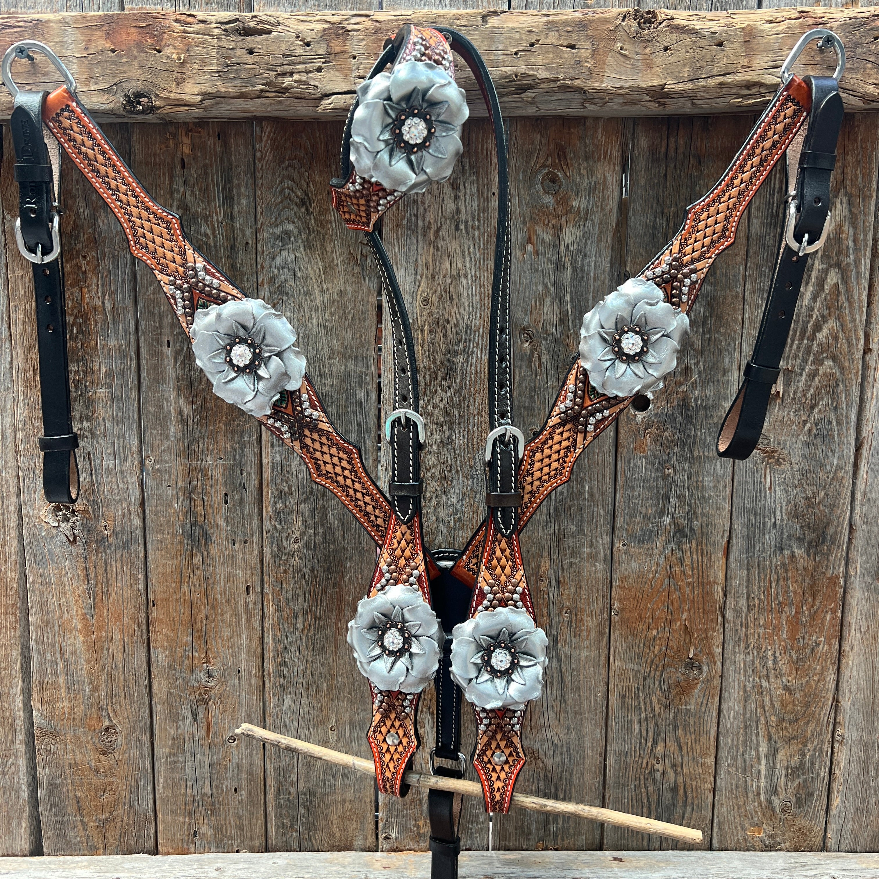 Rose Silver and Clear One Ear/ Breastcollar Tack Set #OEBC616