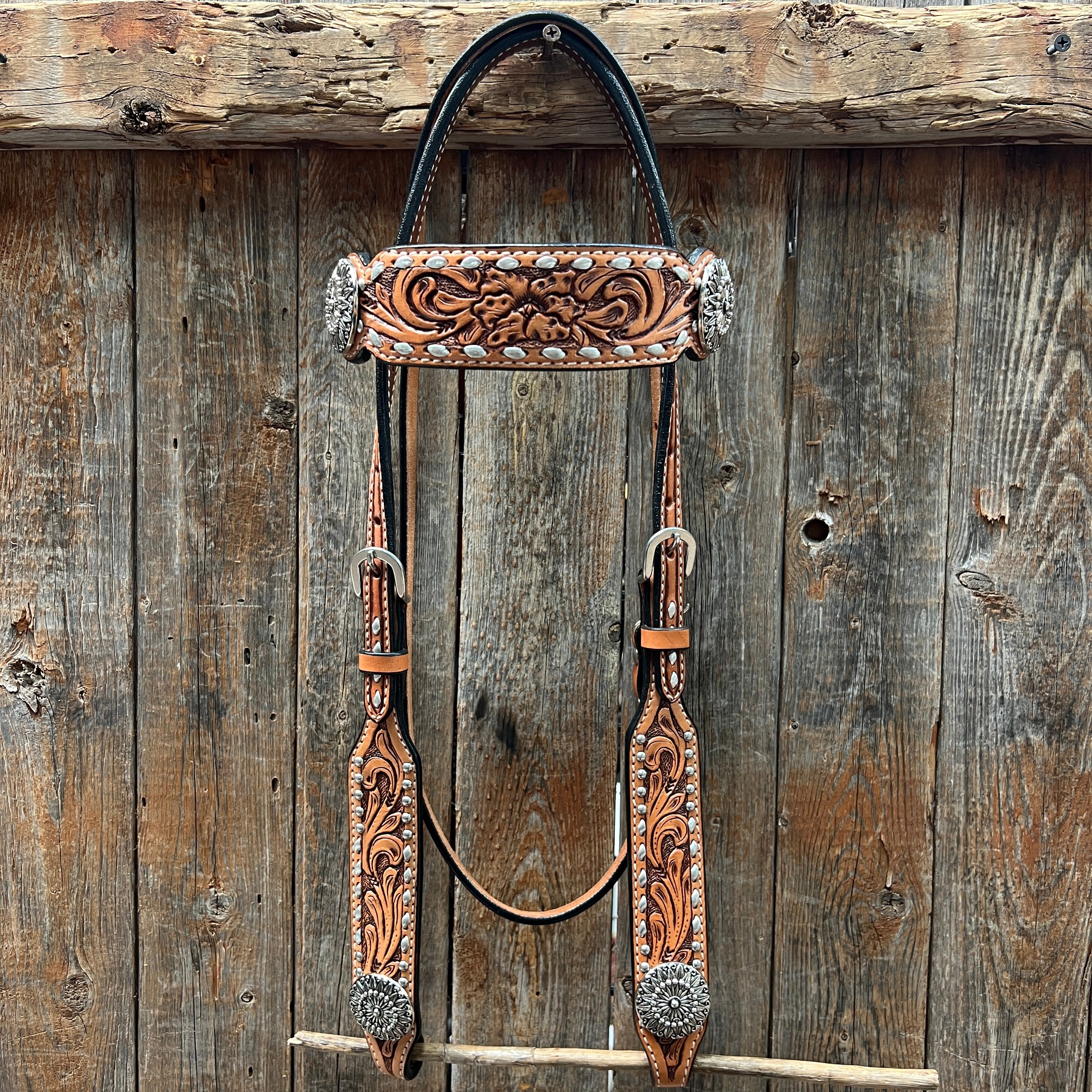 Silver Buckstitch and Pinwheel Browband/One Ear and Breastcollar Tack Set #BBBC630
