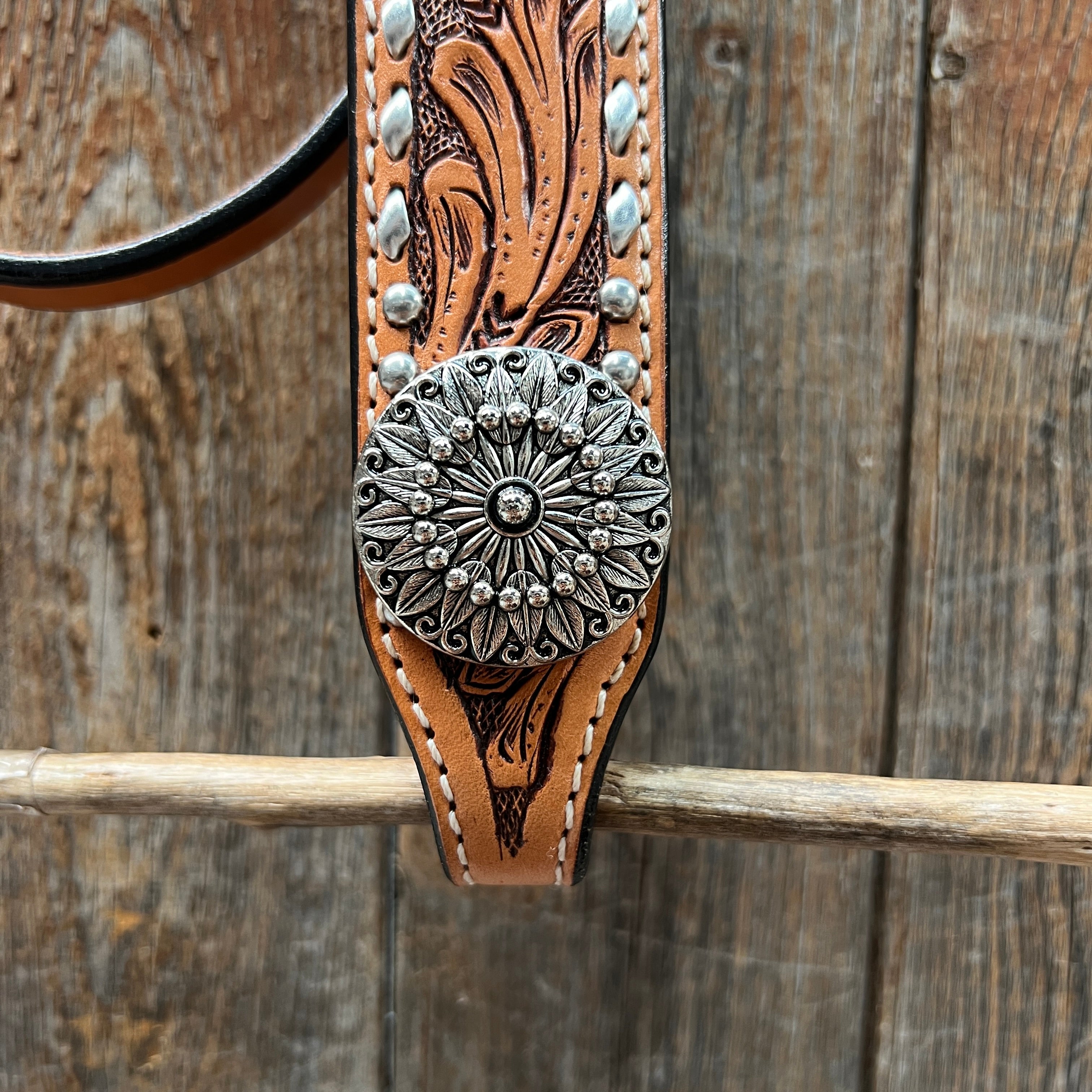 Silver Buckstitch and Pinwheel Browband/One Ear and Breastcollar Tack Set #BBBC630