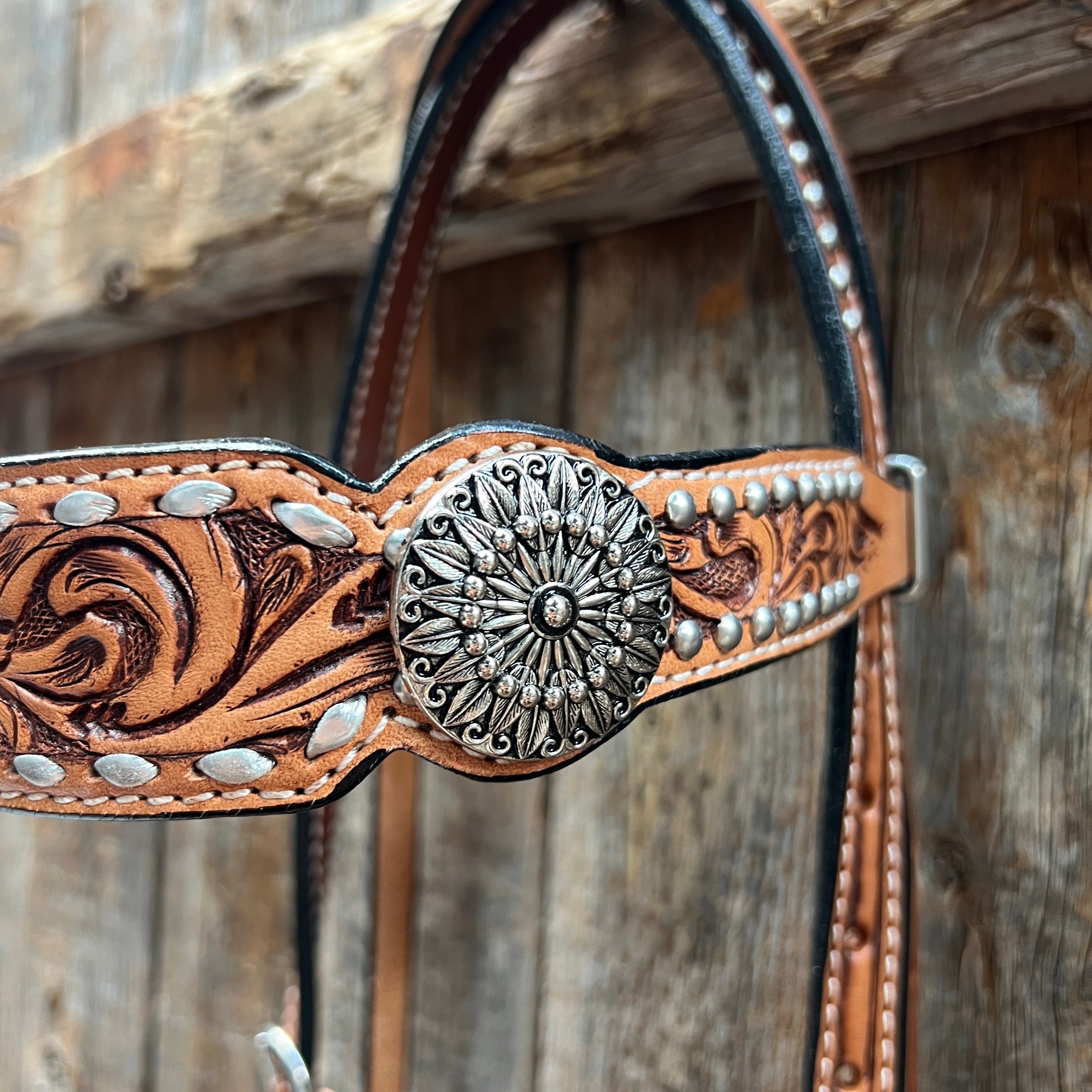 Silver Buckstitch and Pinwheel Browband/One Ear and Breastcollar Tack Set #BBBC630