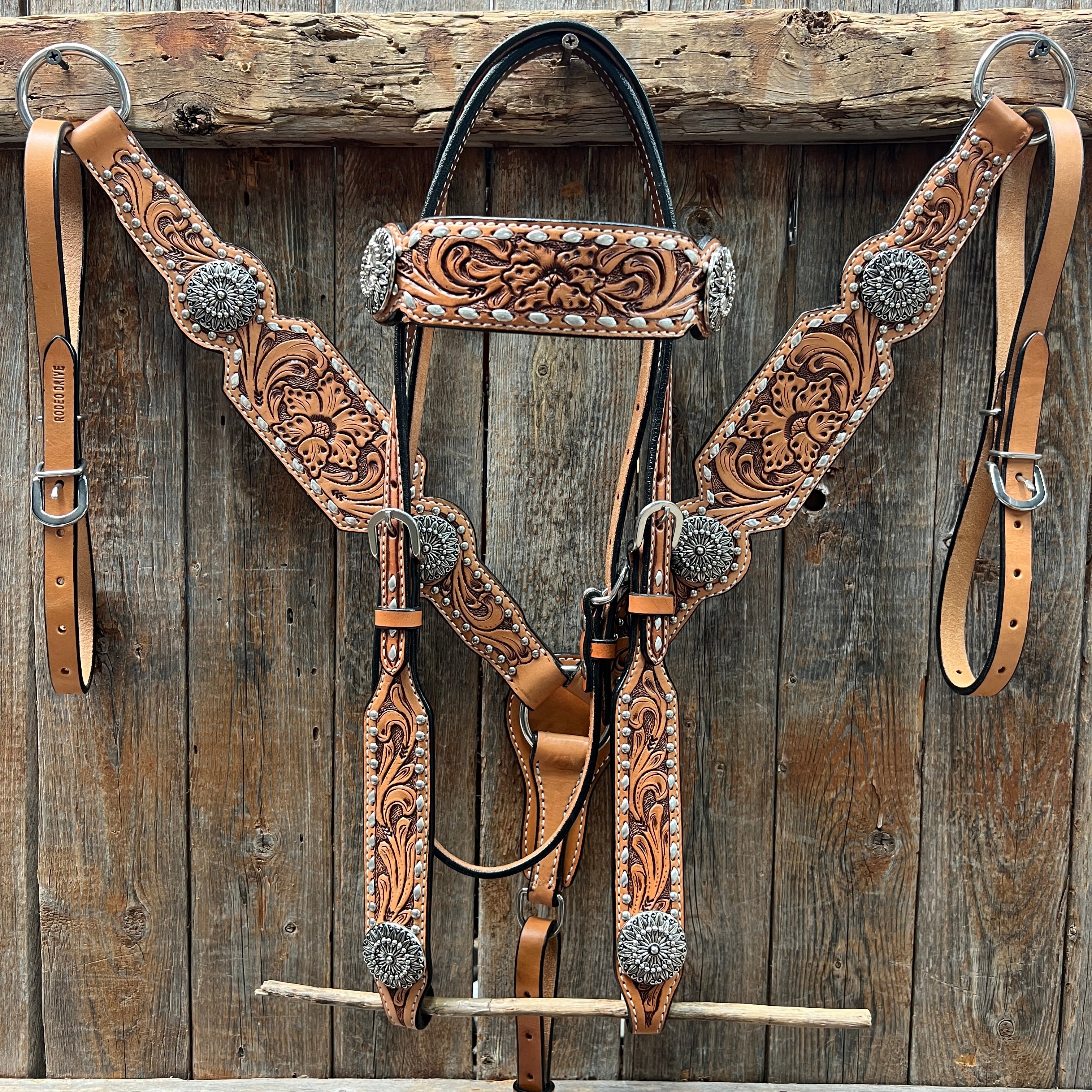 Silver Buckstitch and Pinwheel Browband/One Ear and Breastcollar Tack Set #BBBC630