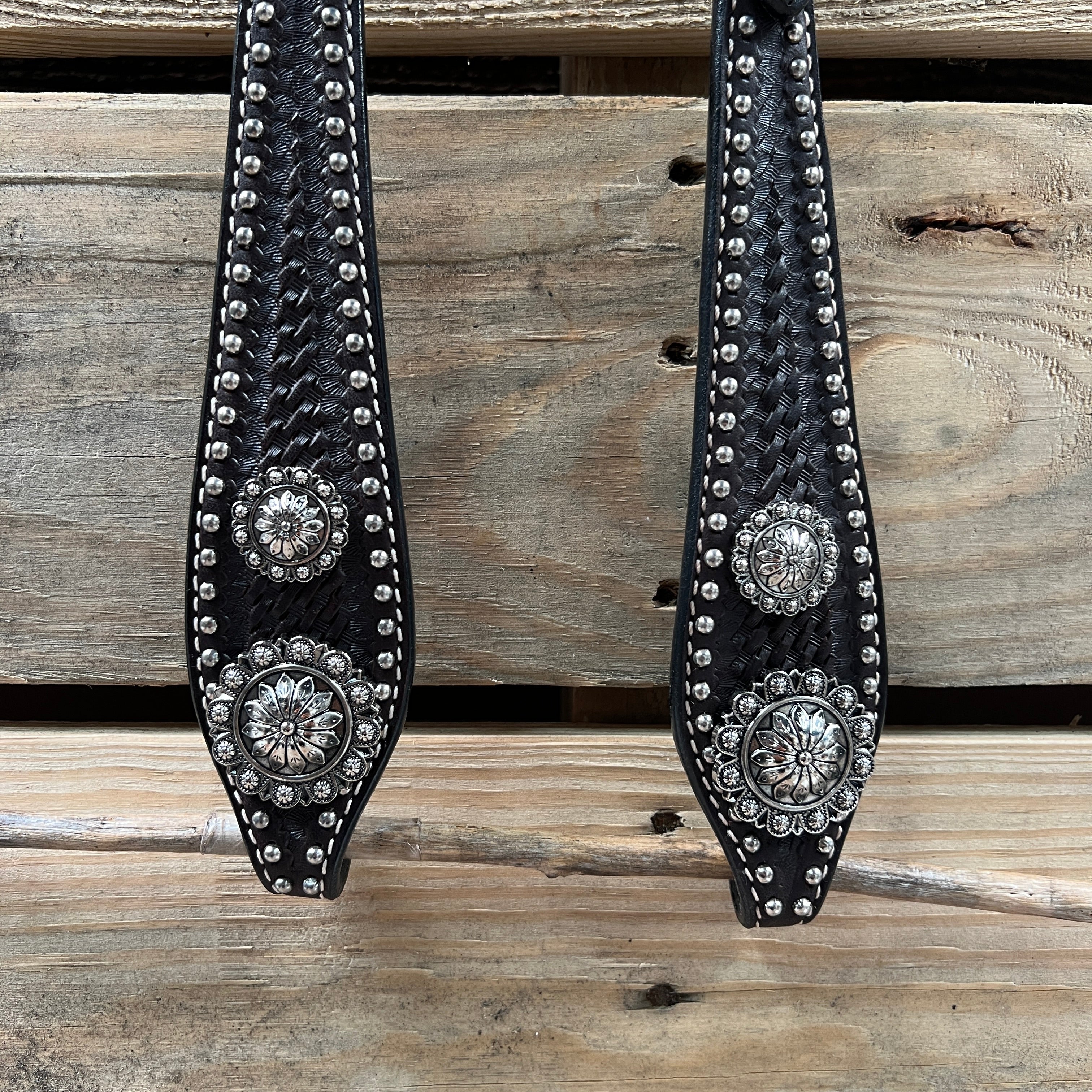 Dark Oil Silver Dot Antique Silver Floral Browband / One Ear Tack Set #BBBC631
