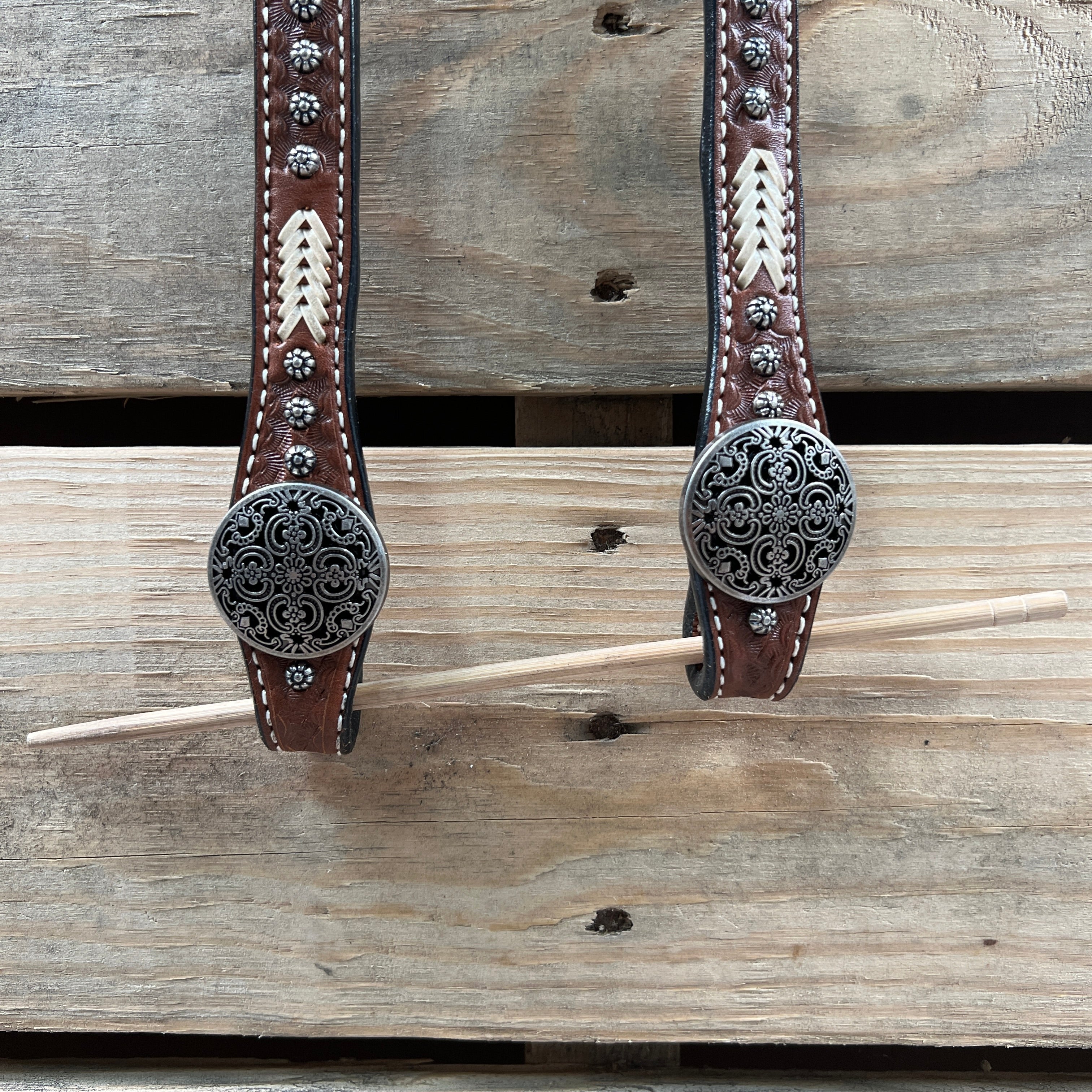 Rawhide Antique Silver Engraved Floral Western Conchos One Ear and Breastcollar Tack Set #OEBC632