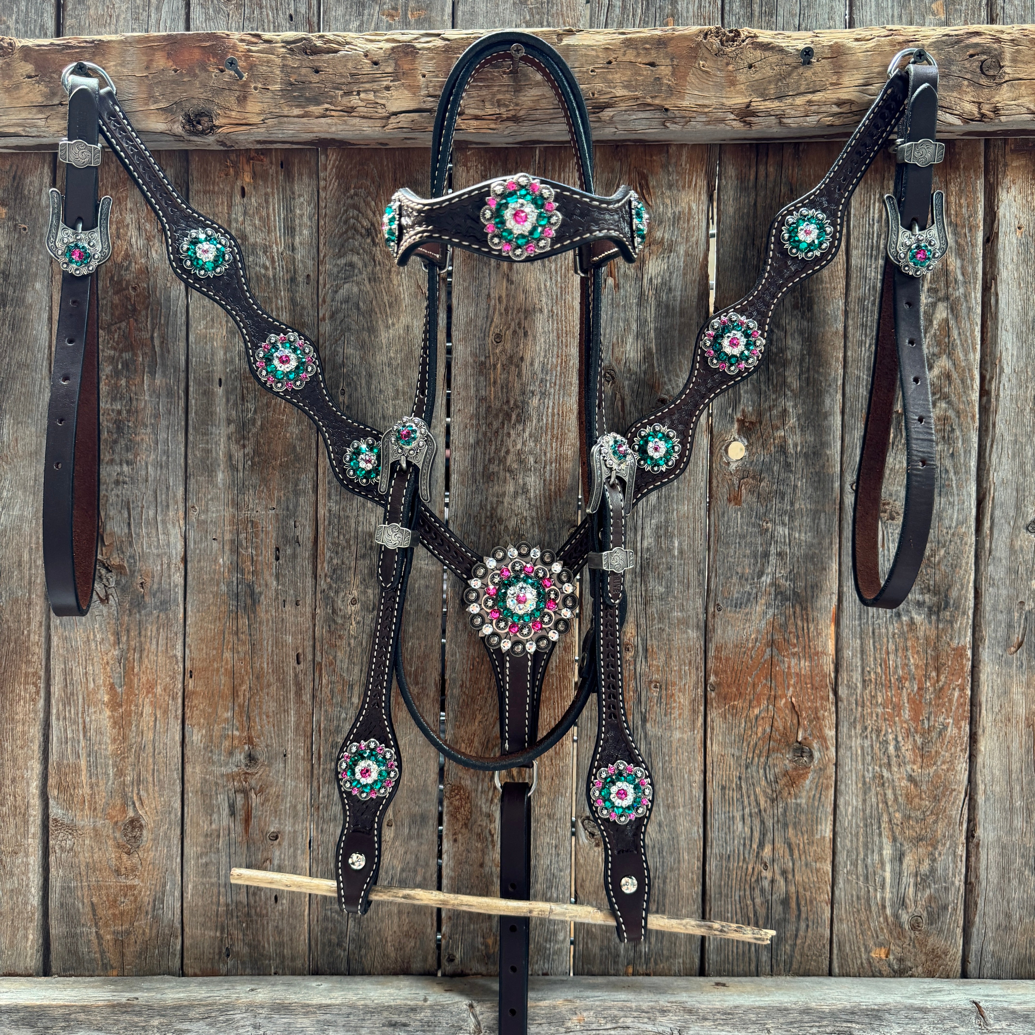 Dark Oil Basketweave Fuchsia, Clear, Emerald Browband/One Ear Tack Set  #BBBC673