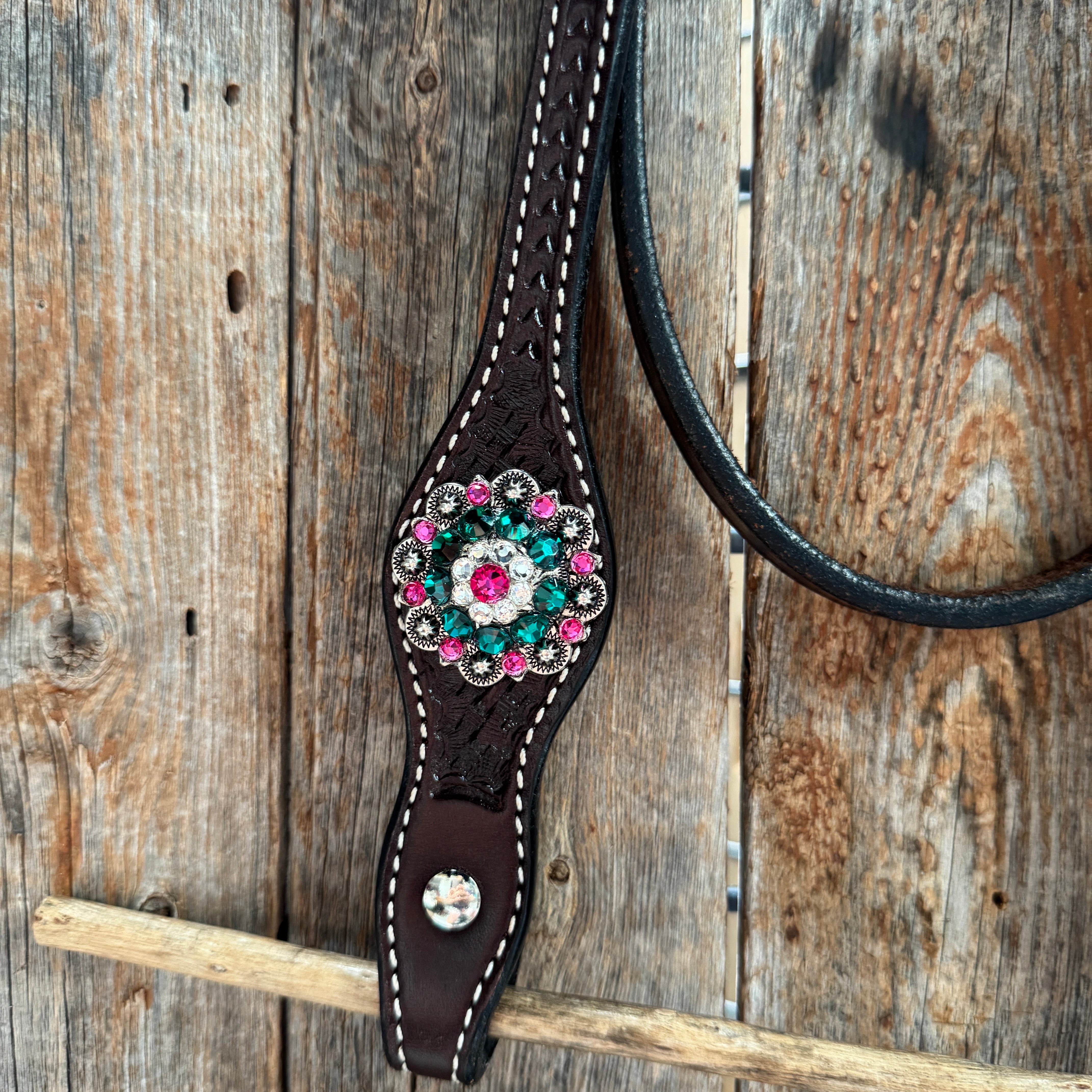 Dark Oil Basketweave Fuchsia, Clear, Emerald Browband/One Ear Tack Set  #BBBC673