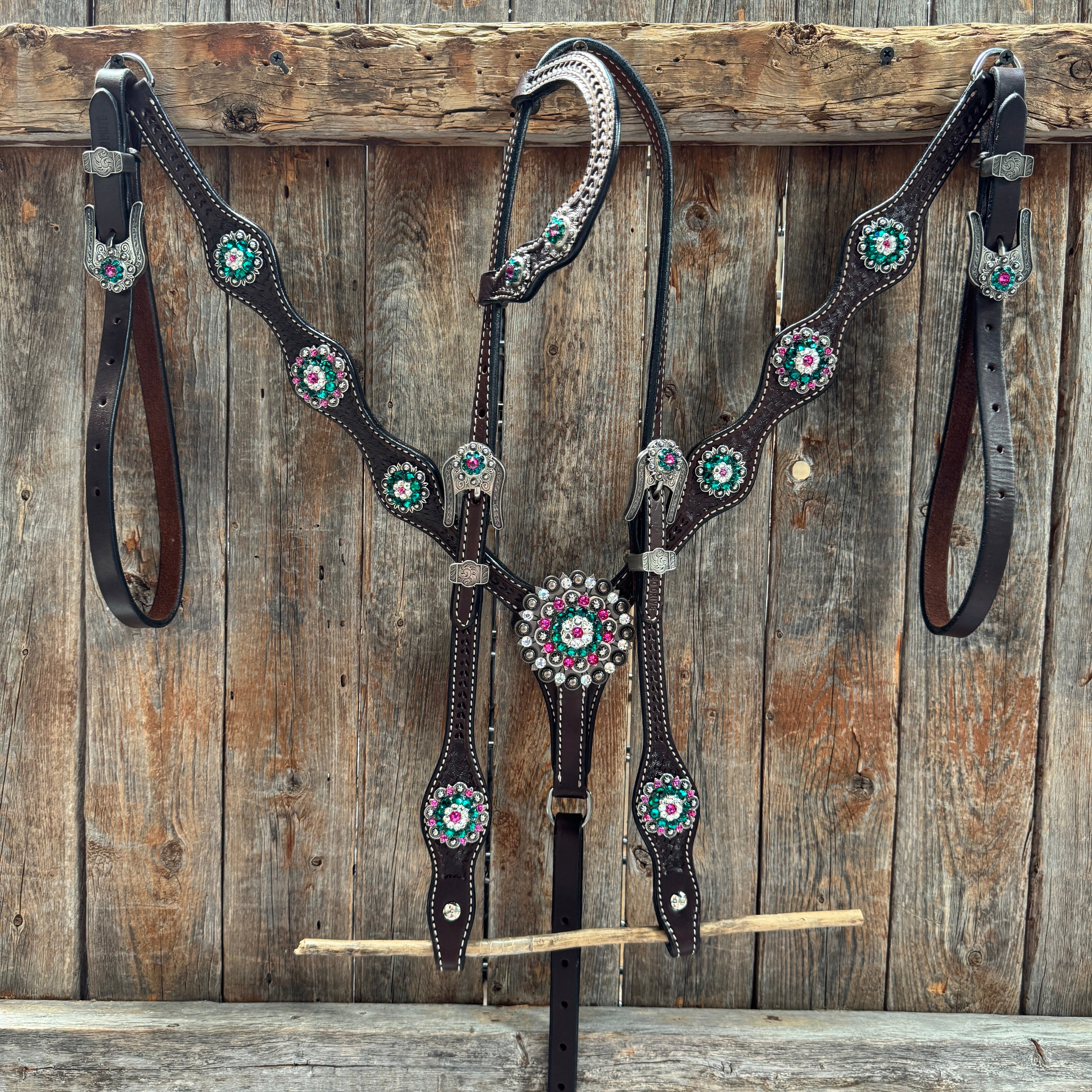 Dark Oil Basketweave Fuchsia, Clear, Emerald Browband/One Ear Tack Set  #BBBC673