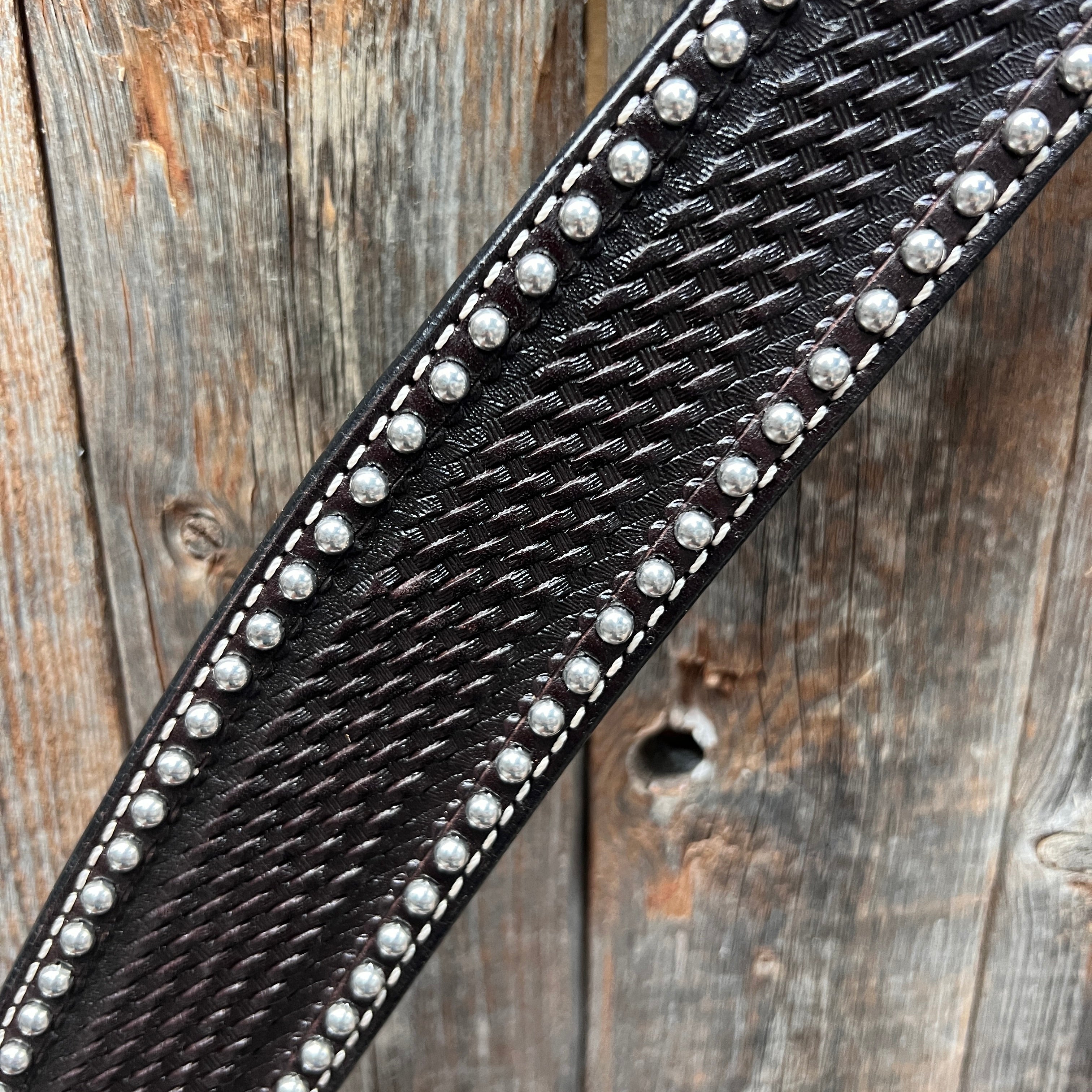 Dark Oil Basketweave Silver Dot Breastcollar