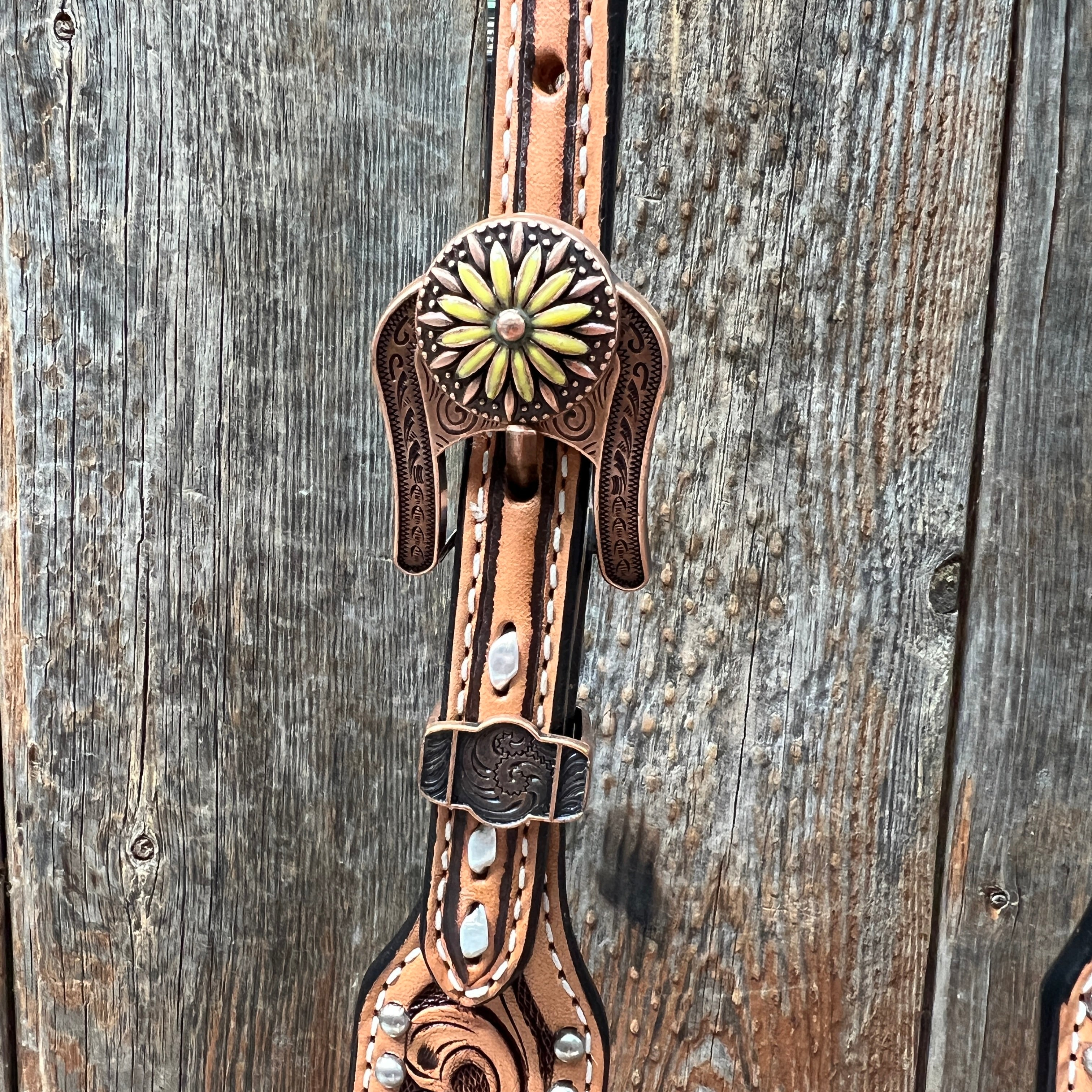 Silver Buckstitch and Yellow Daisy Browband/One Ear and Breastcollar Tack Set #BBBC640