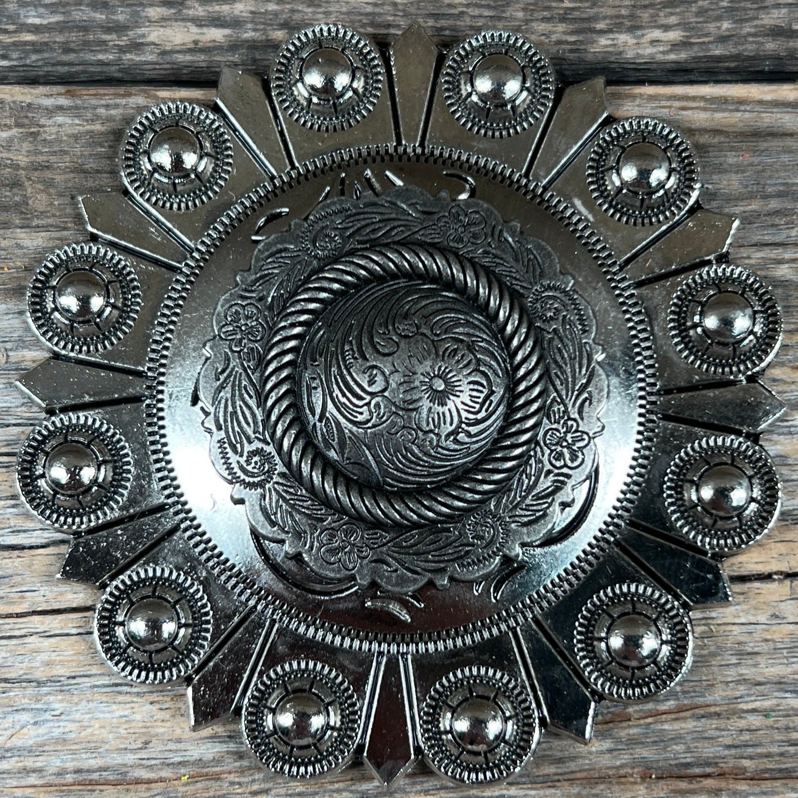 Antique Silver Round Western Concho W102