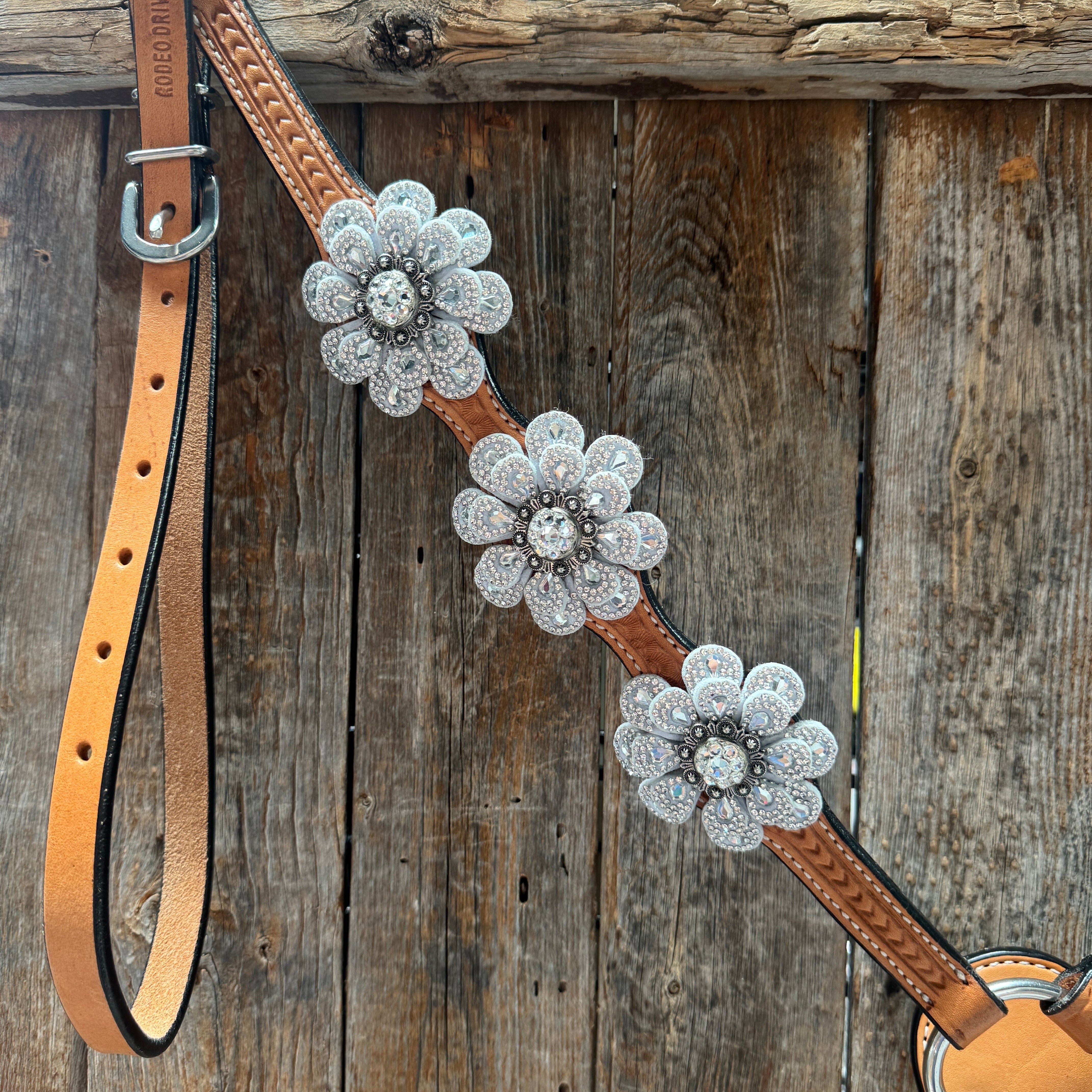 Light Oil Basketweave Tear Drop Flower Clear One Ear Tack Set  #OEBC449