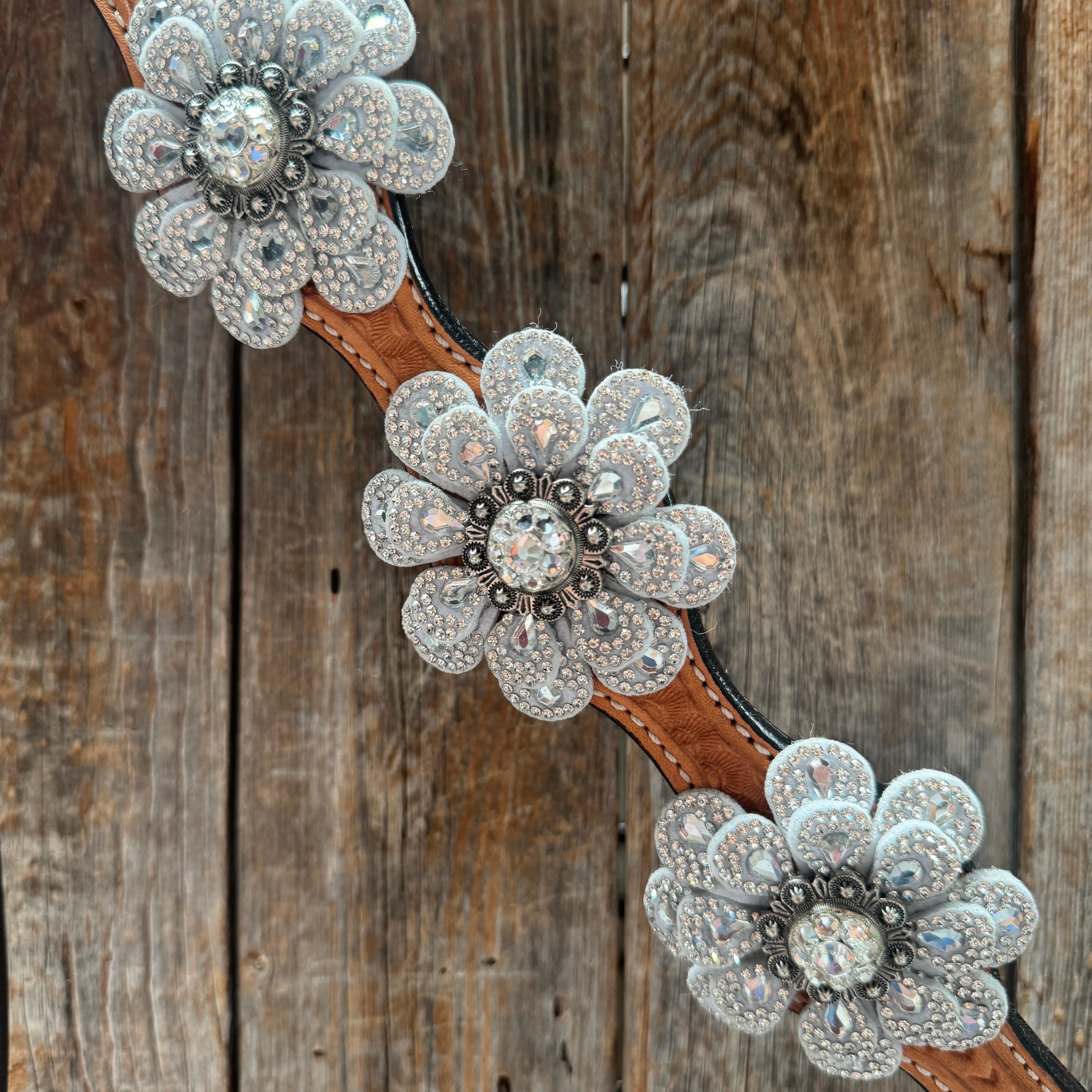 Light Oil Basketweave Tear Drop Flower Clear One Ear Tack Set  #OEBC449