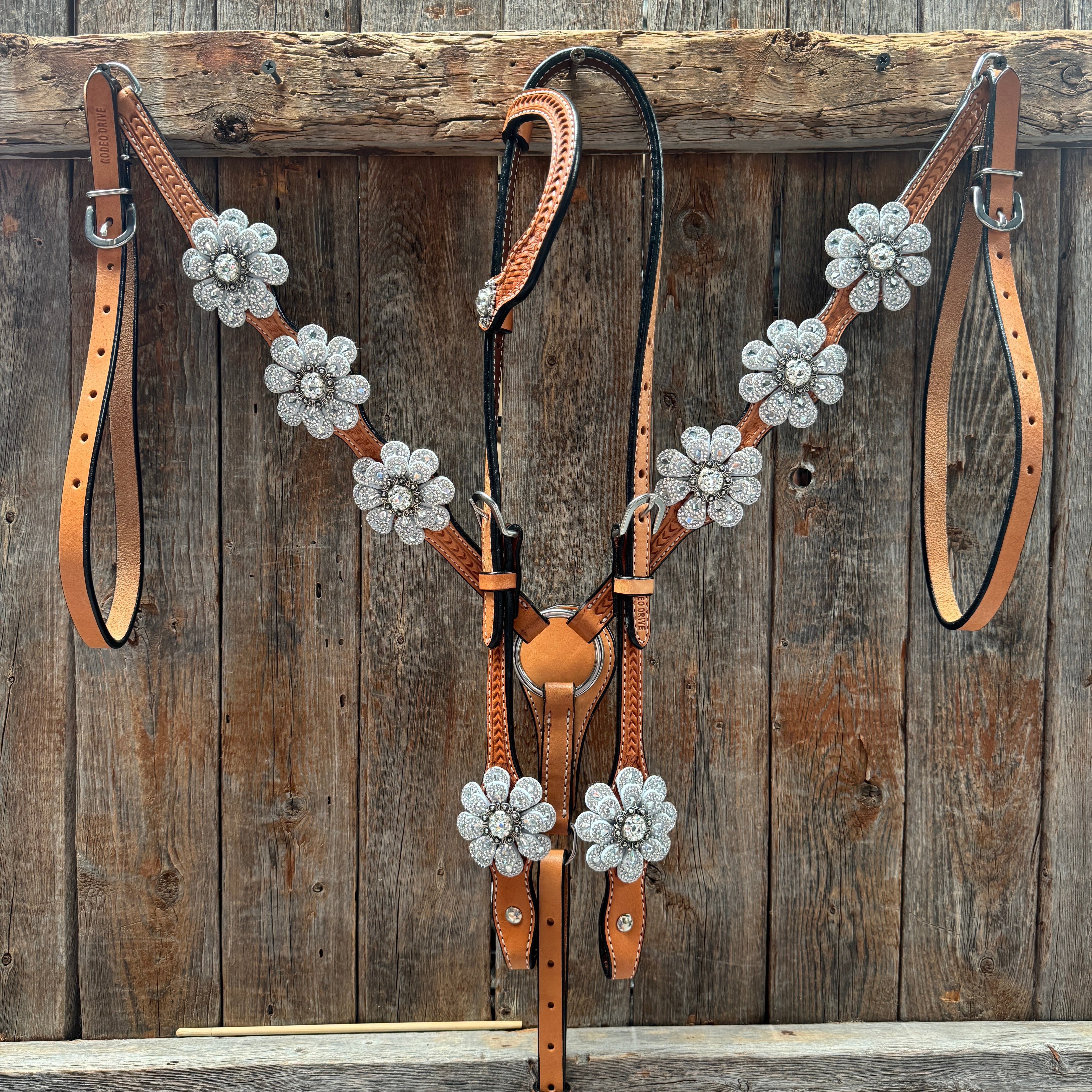 Light Oil Basketweave Tear Drop Flower Clear One Ear Tack Set  #OEBC449