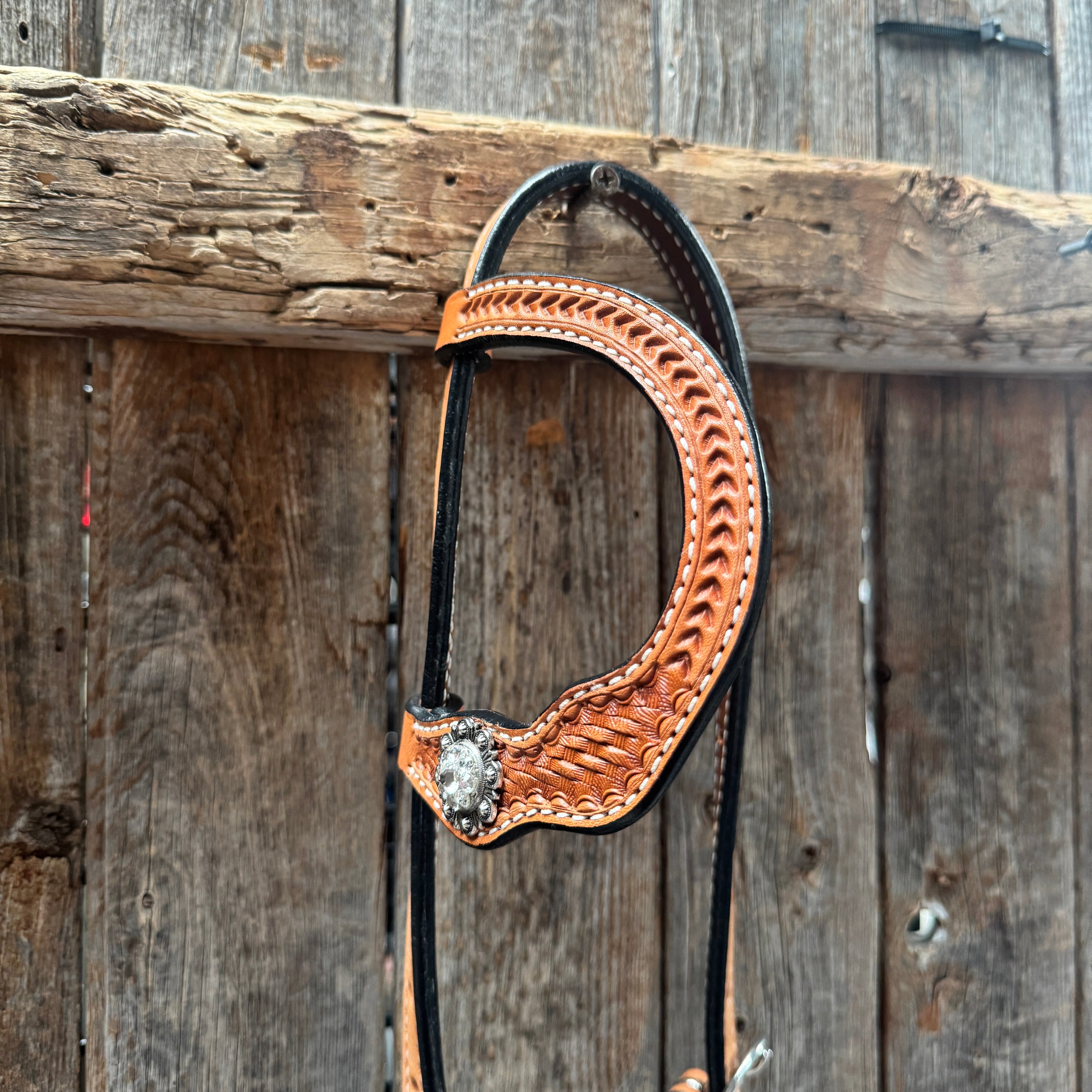 Light Oil Basketweave Tear Drop Flower Clear One Ear Tack Set  #OEBC449