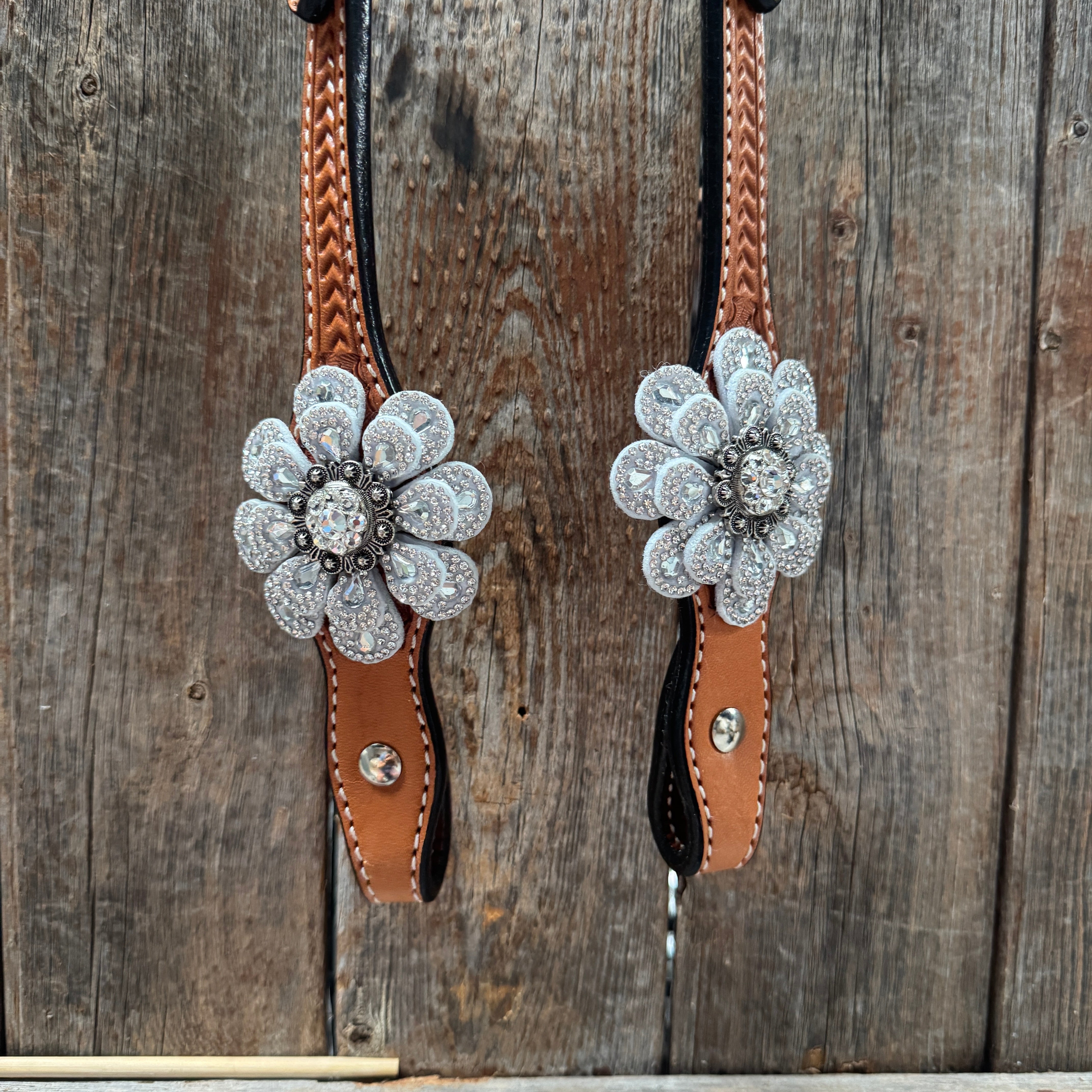 Light Oil Basketweave Tear Drop Flower Clear One Ear Tack Set  #OEBC449