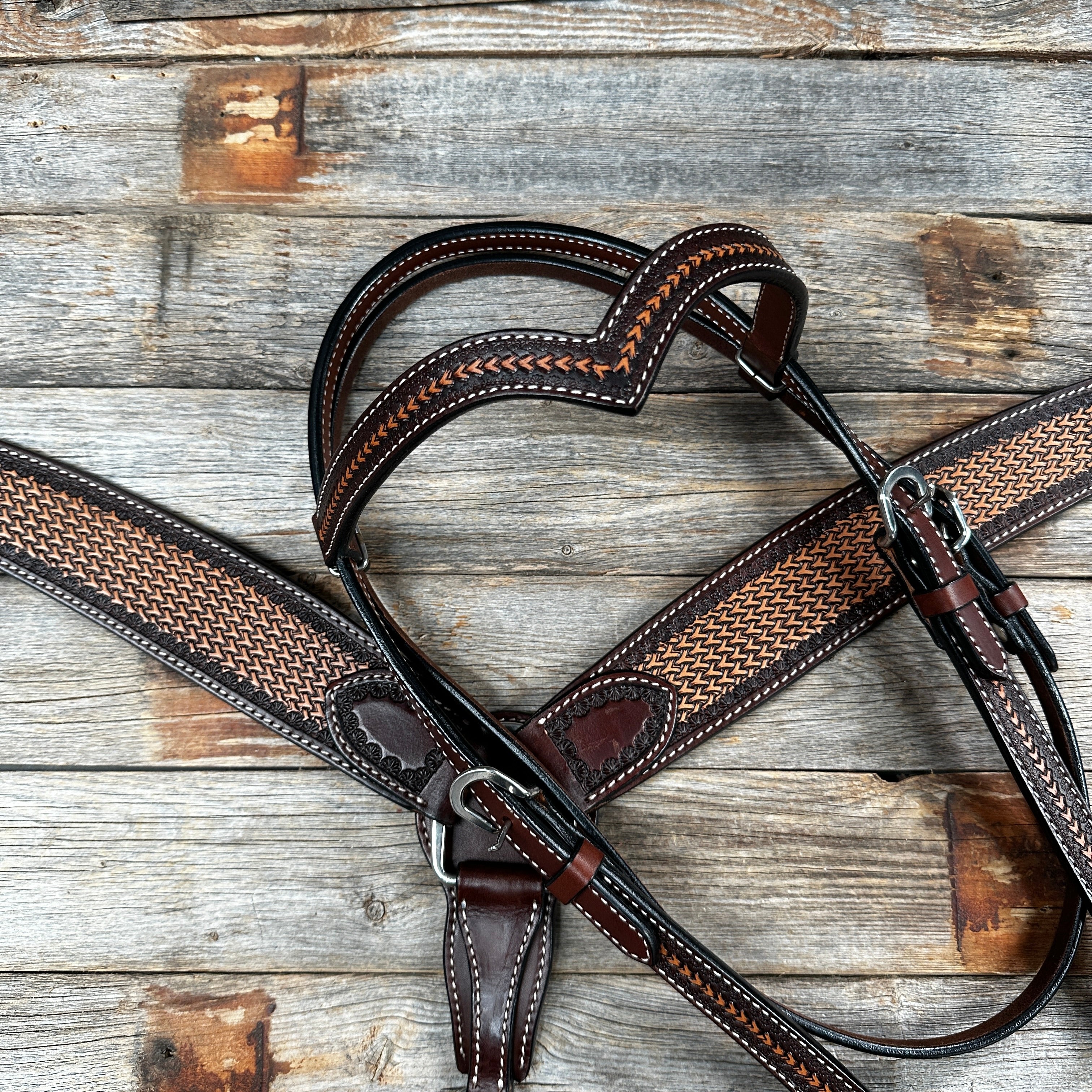 Foxtail Tooled Two Tone Browband / One Ear Breastcollar Tack Sets