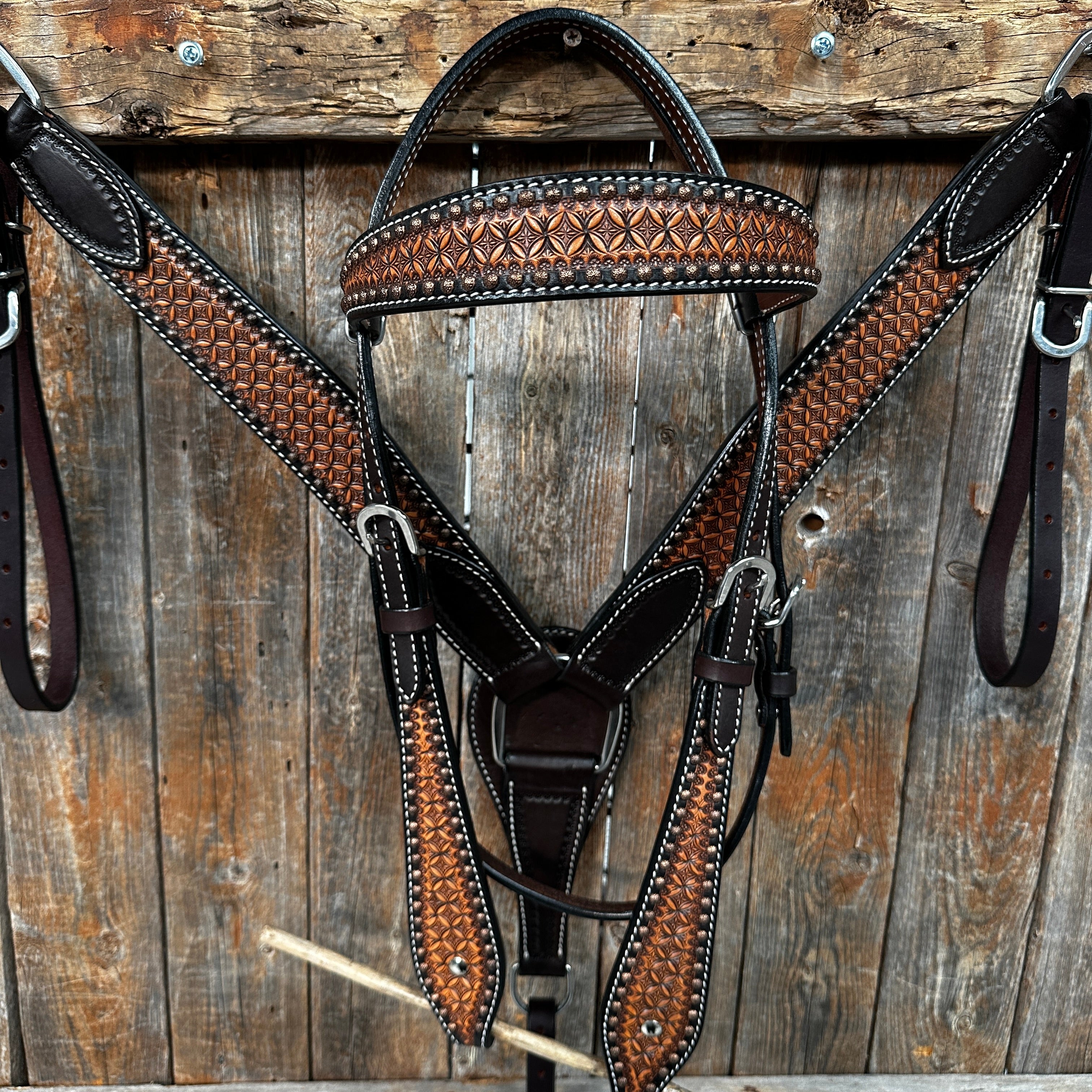 Two Tone Honeycomb Browband / One Ear Breastcollar Tack Sets
